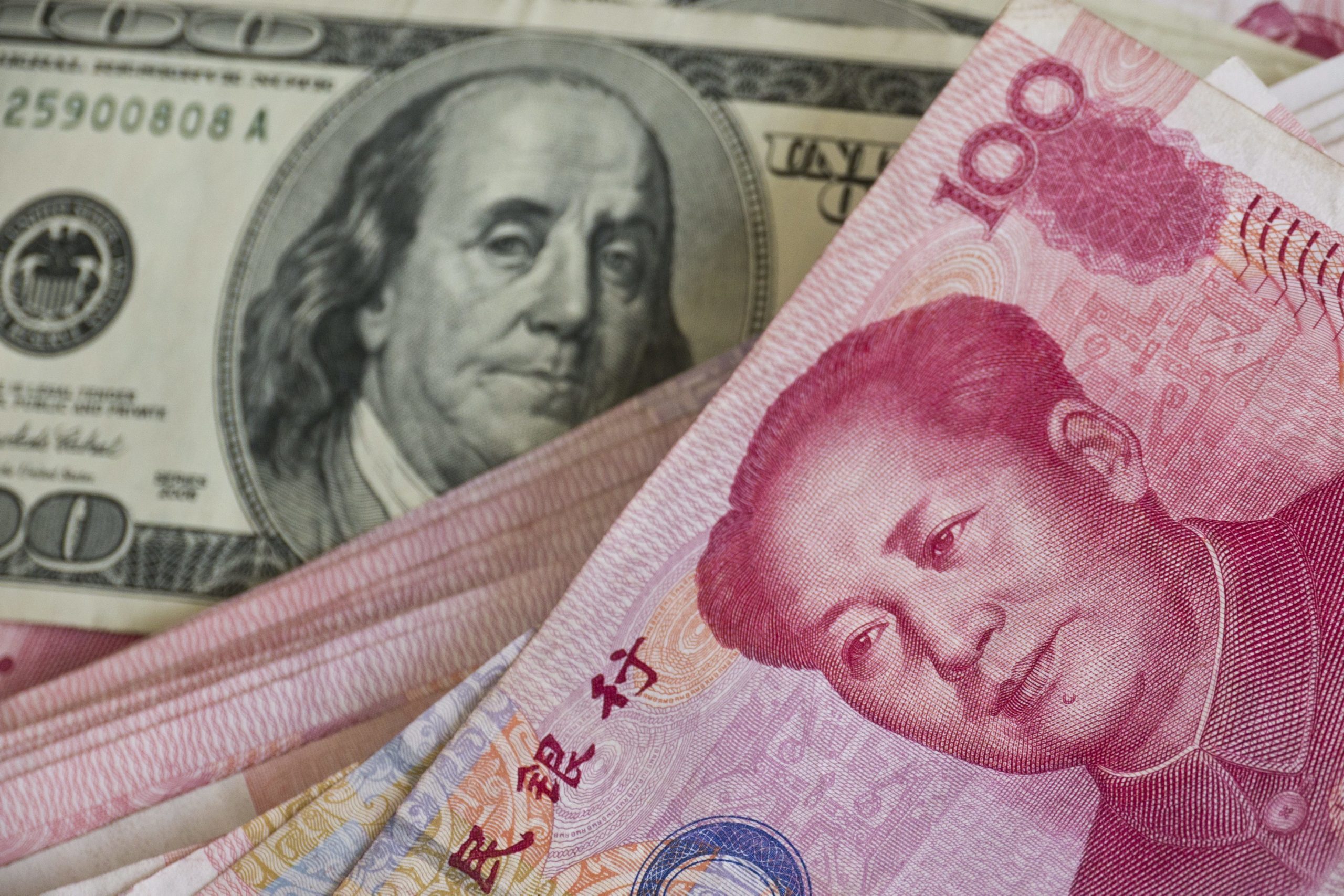 Em plena guerra alfandegária, excedente comercial da China com os Estados Unidos atinge novo recorde