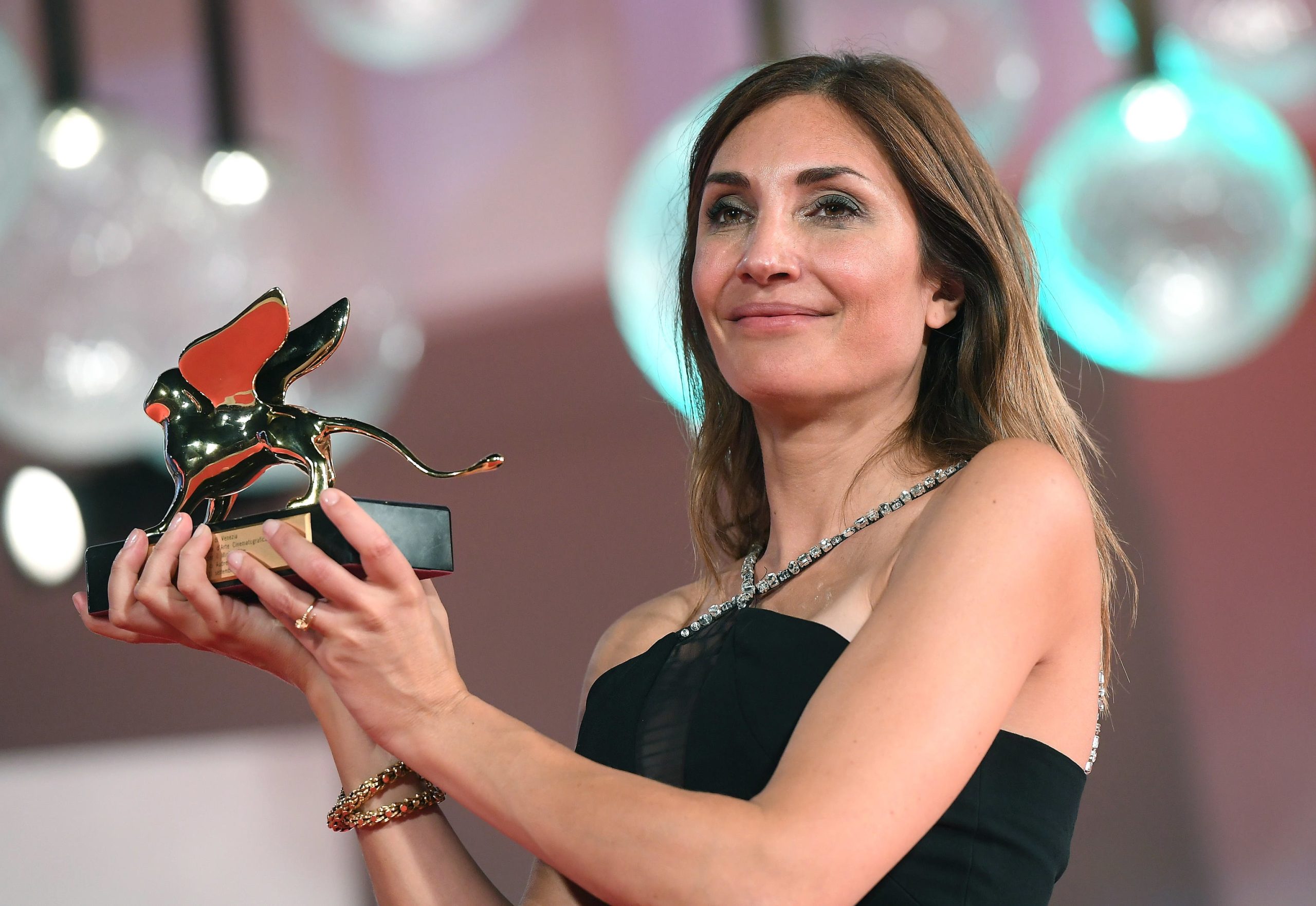 Cineasta francesa Audrey Diwan vence Leão de Ouro de Veneza com segunda longa-metragem
