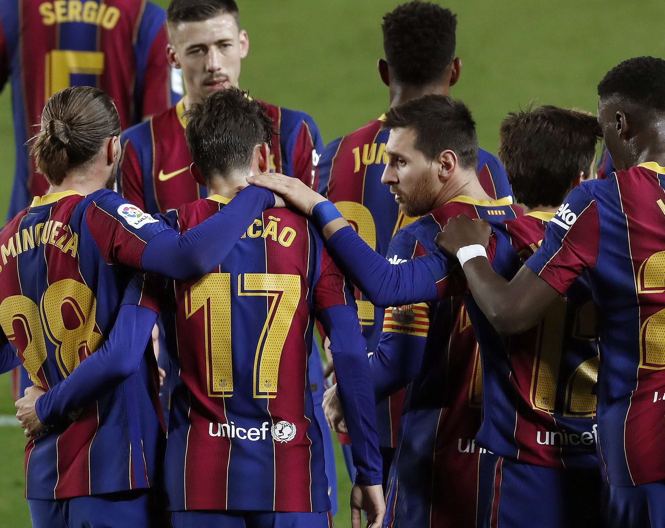 Trincão ‘bisa’ na goleada do FC Barcelona que sobe ao segundo lugar em Espanha