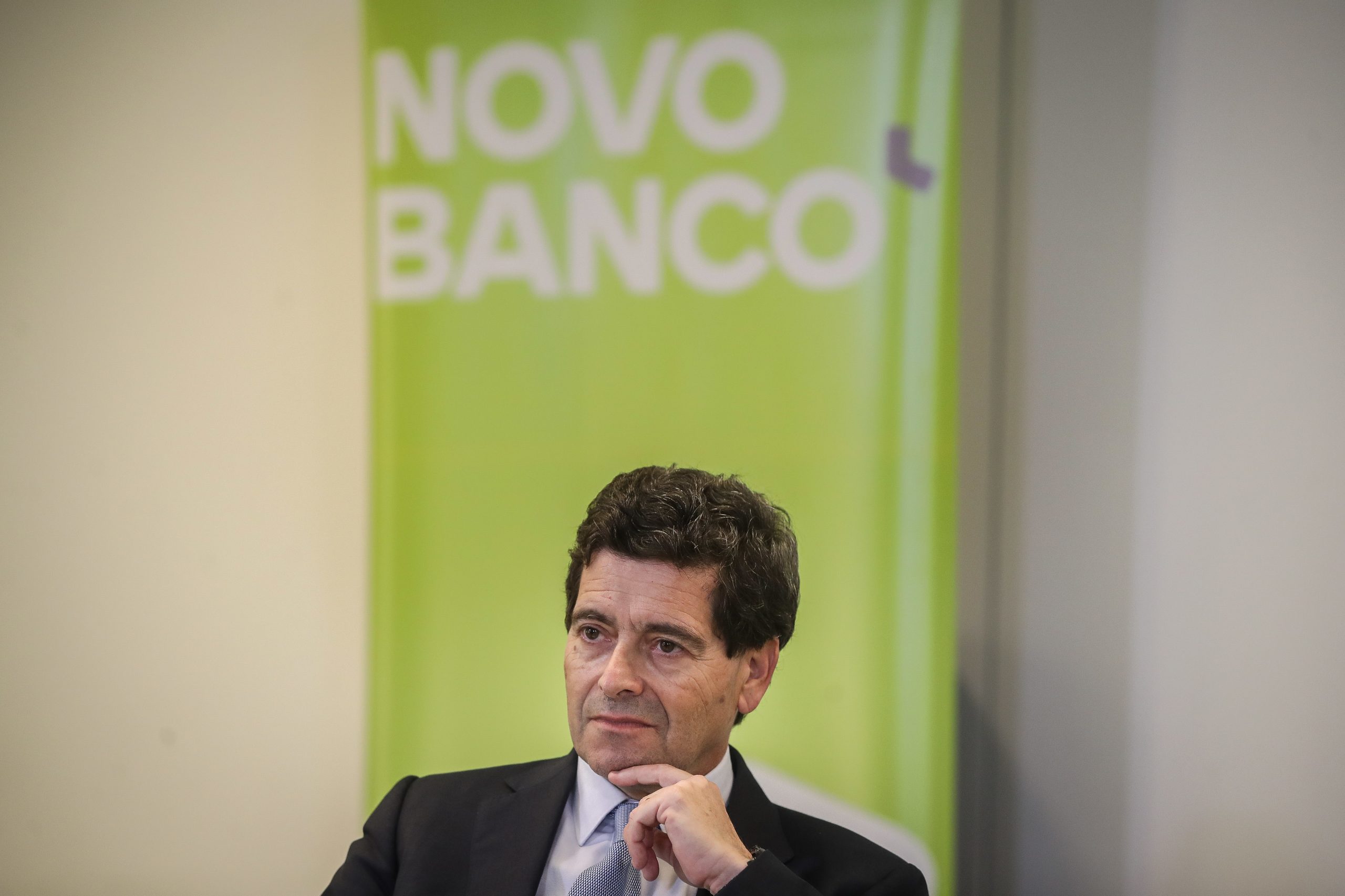 Presidente do Novo Banco admite comprar bancos mais pequenos após a conclusão da reestruturação