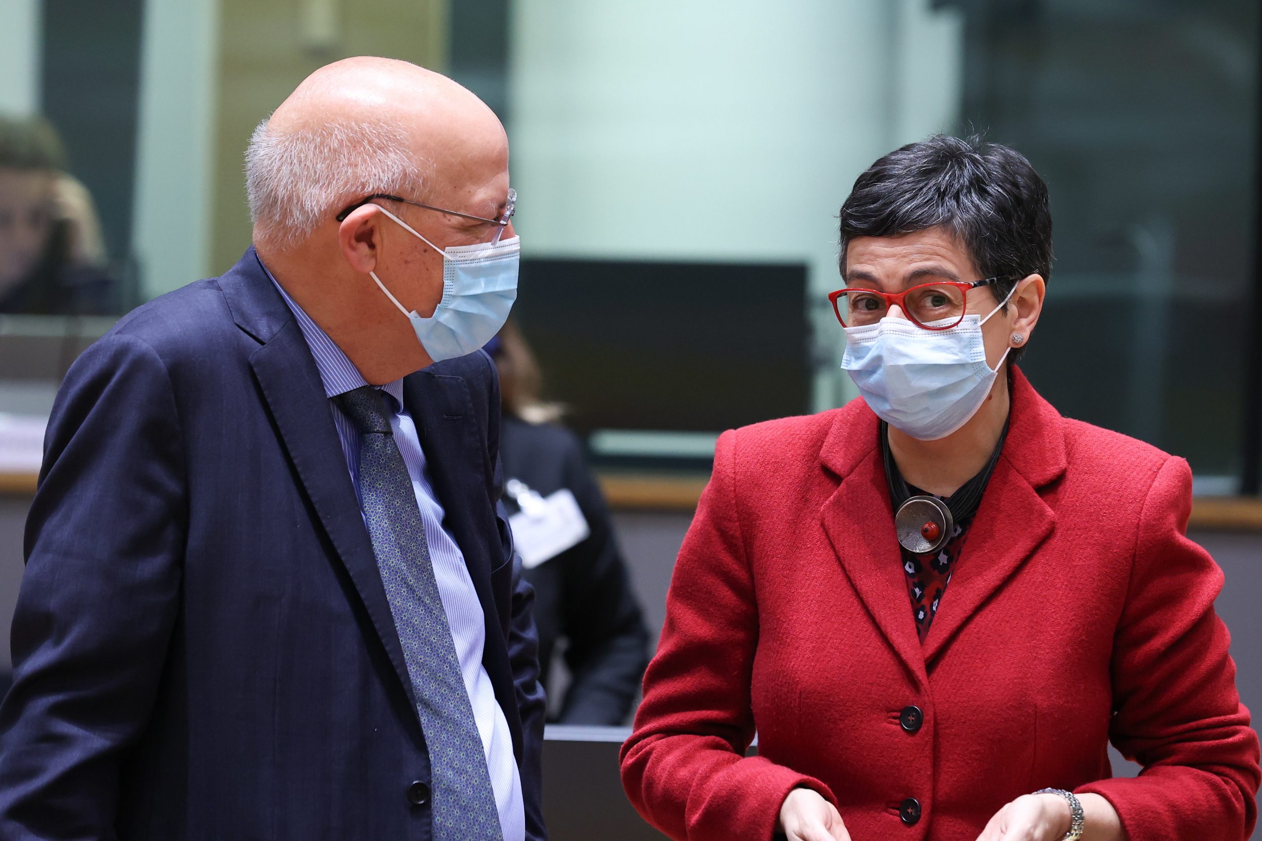 Santos Silva deplora retaliação “incompreensível e inaceitável” da China a sanções da UE