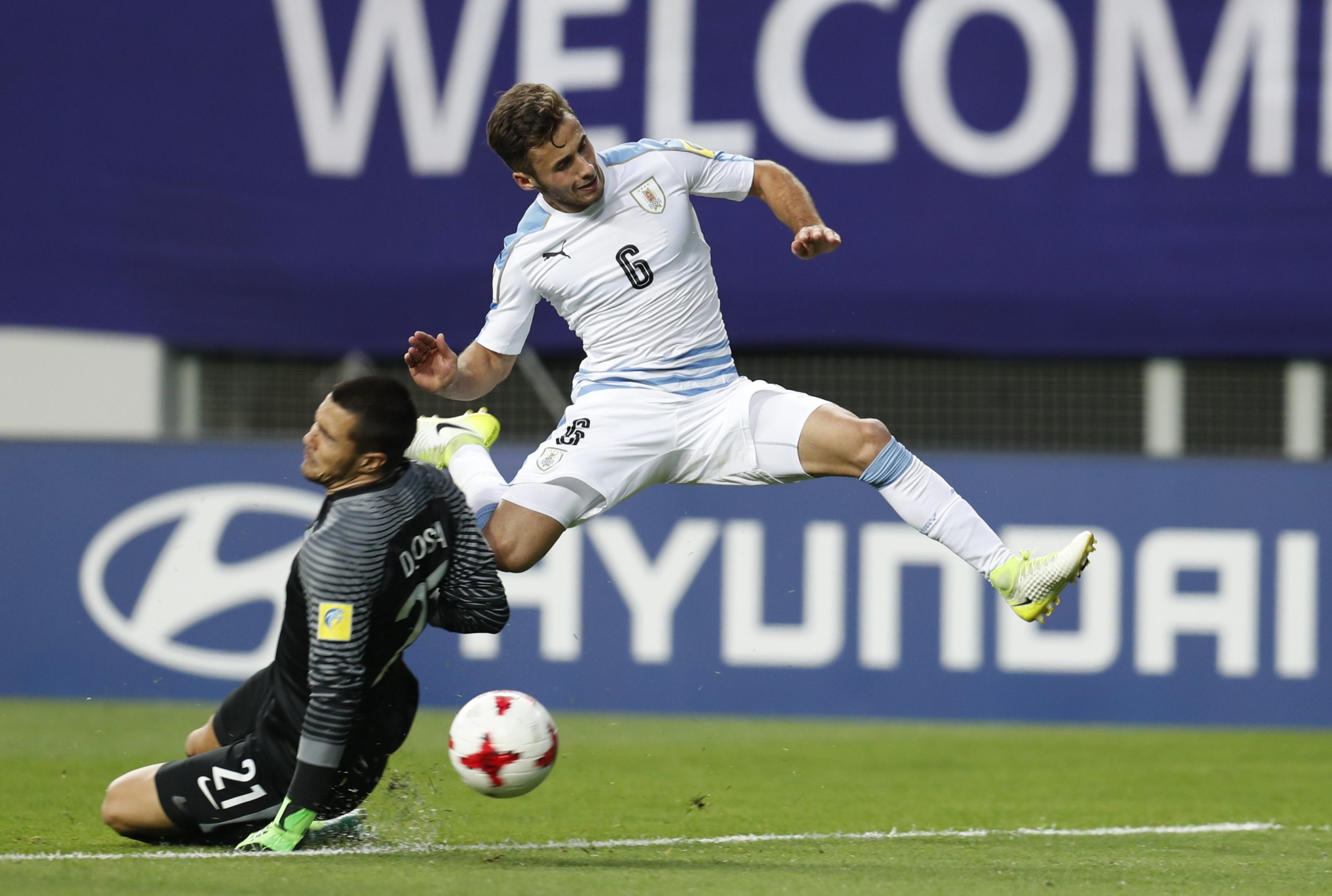 Guarda-redes Diogo Costa prolonga contrato com o FC Porto até 2021/22