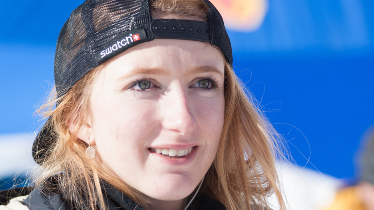 Campeã mundial de snowboard Estelle Balet morre em avalanche