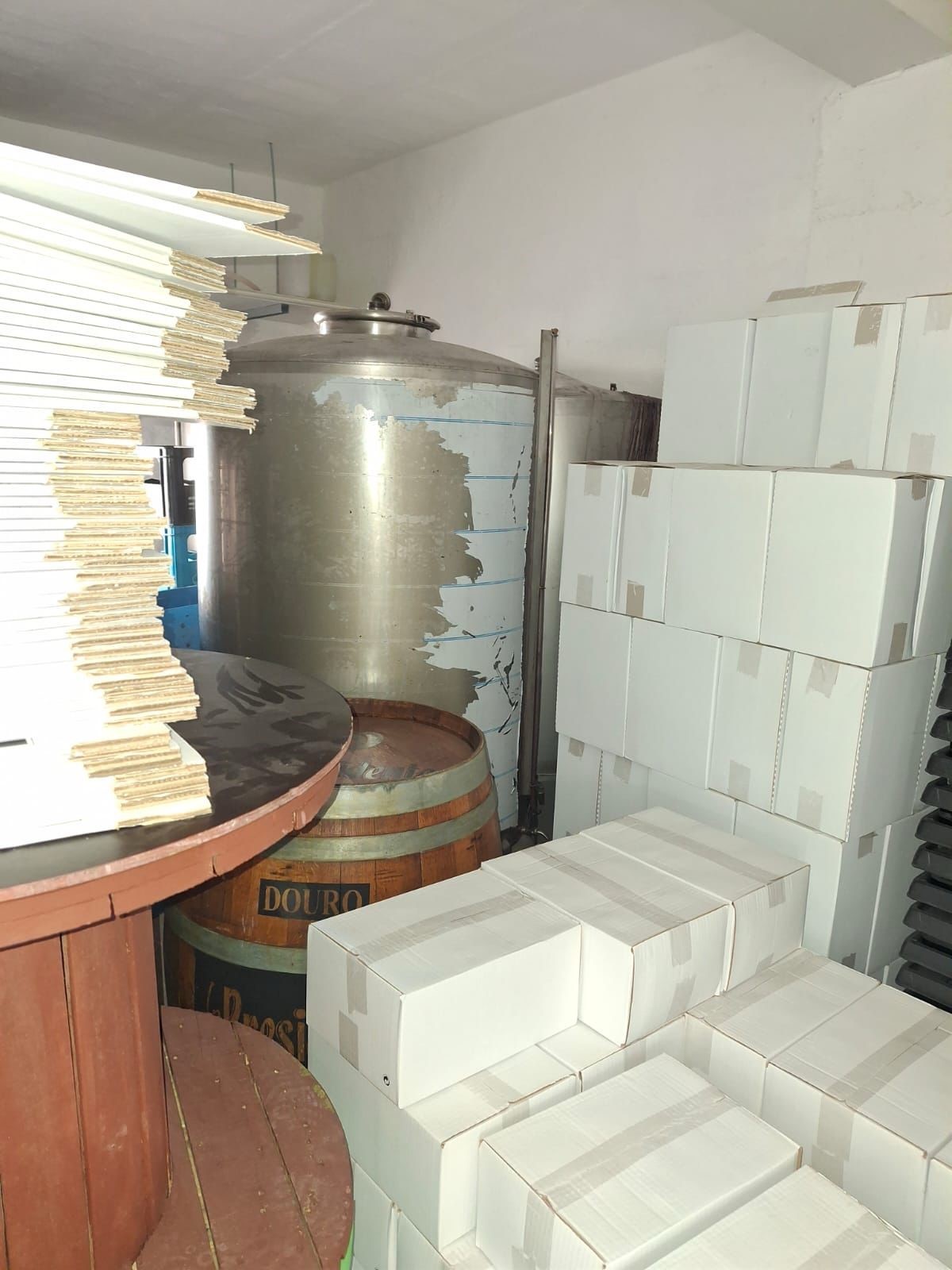 ASAE desmantela unidade ilegal de engarrafamento de vinho do Douro em Vila Real