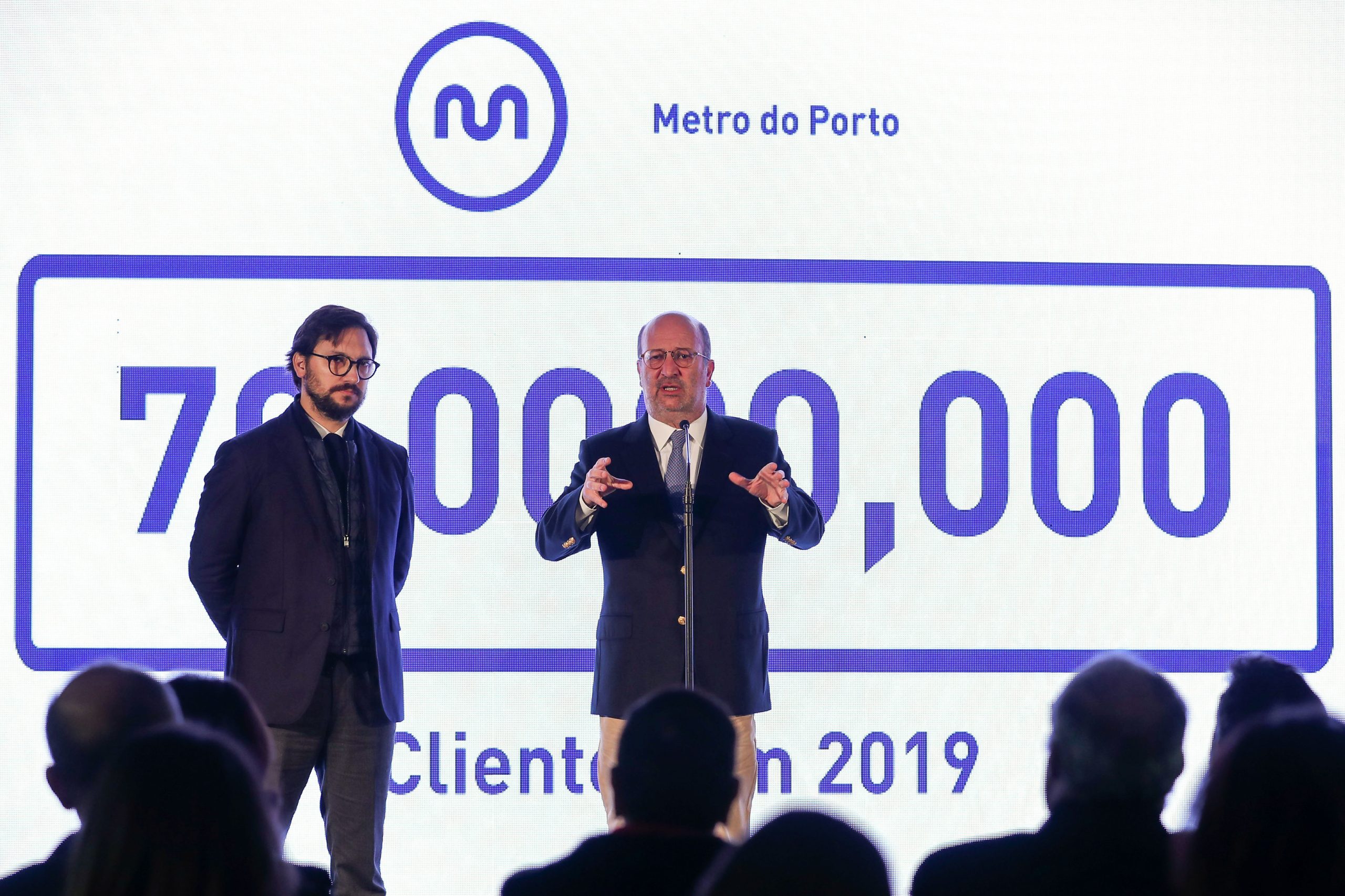 Governo vai fazer estudo para expansão da rede de metro no Grande Porto