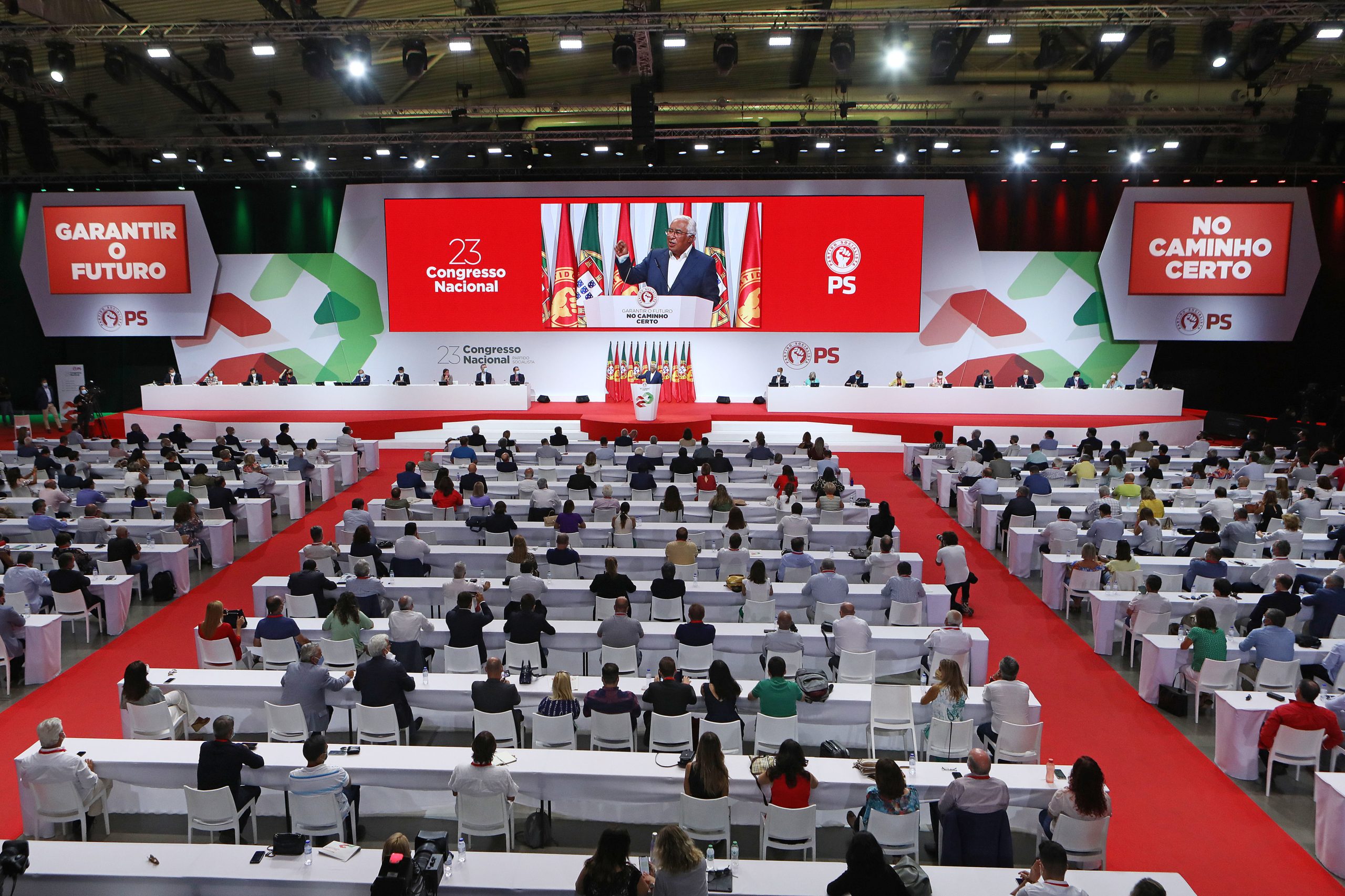 Da “paz contida” às expectativas para o OE2022. Partidos reagem a discurso de António Costa