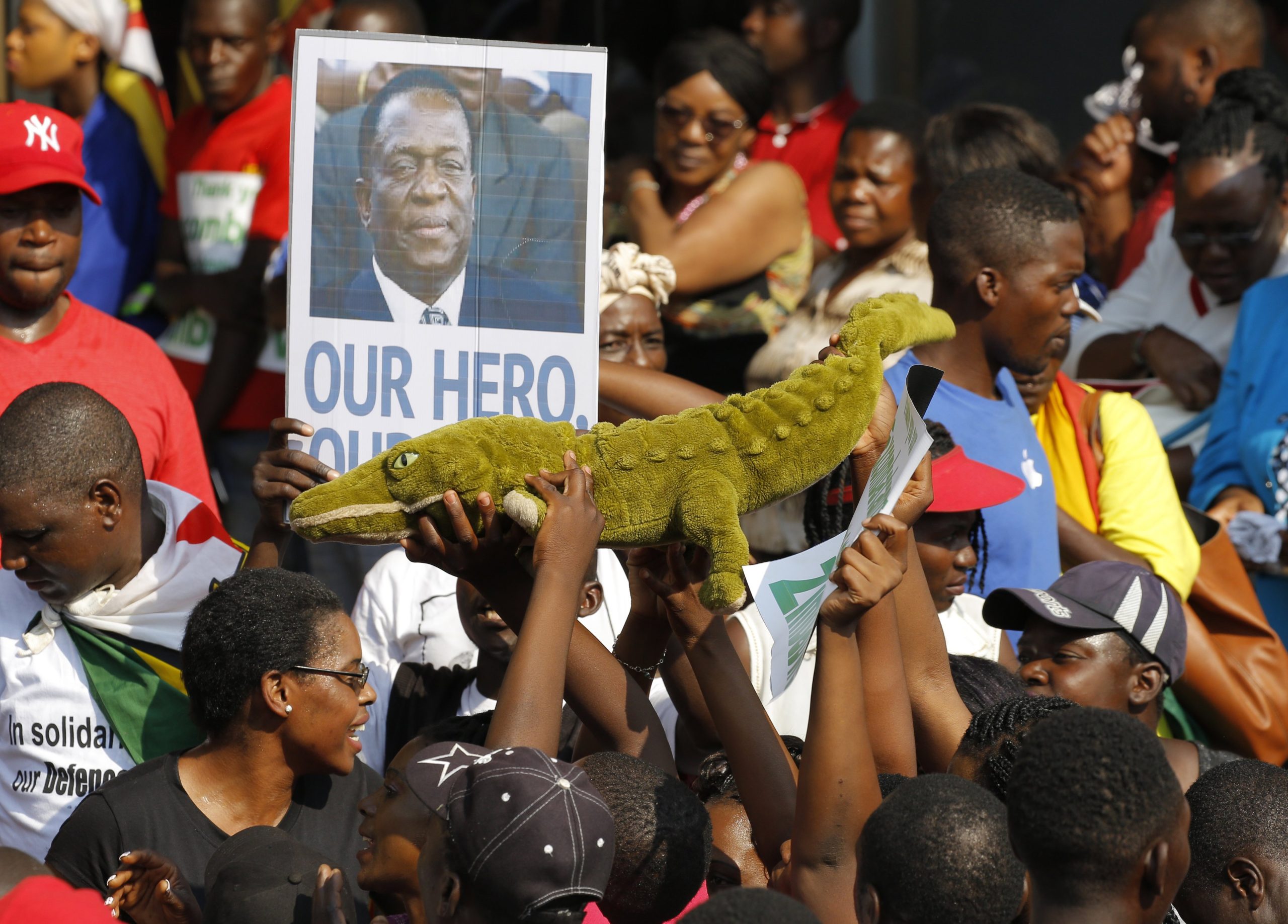 Zimbabué: Sai Mugabe, entra Mnangagwa. Ex-vice é hoje empossado Presidente