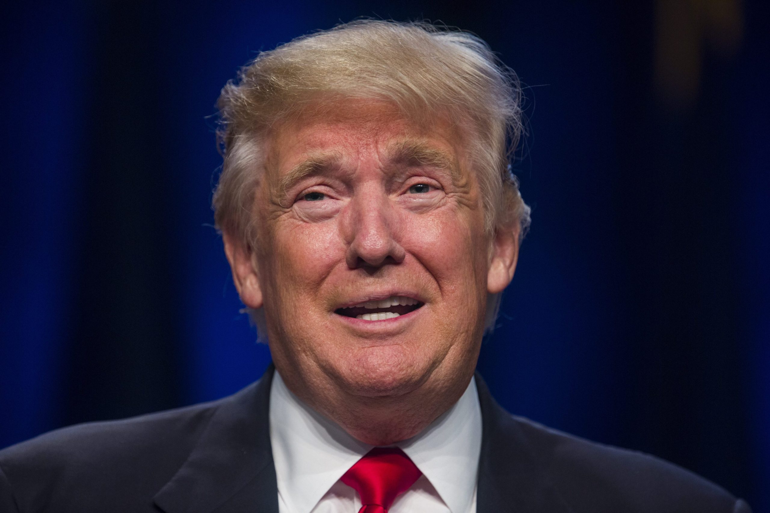 Justiça nova-iorquina pede que Fundação Trump pare de recolher donativos