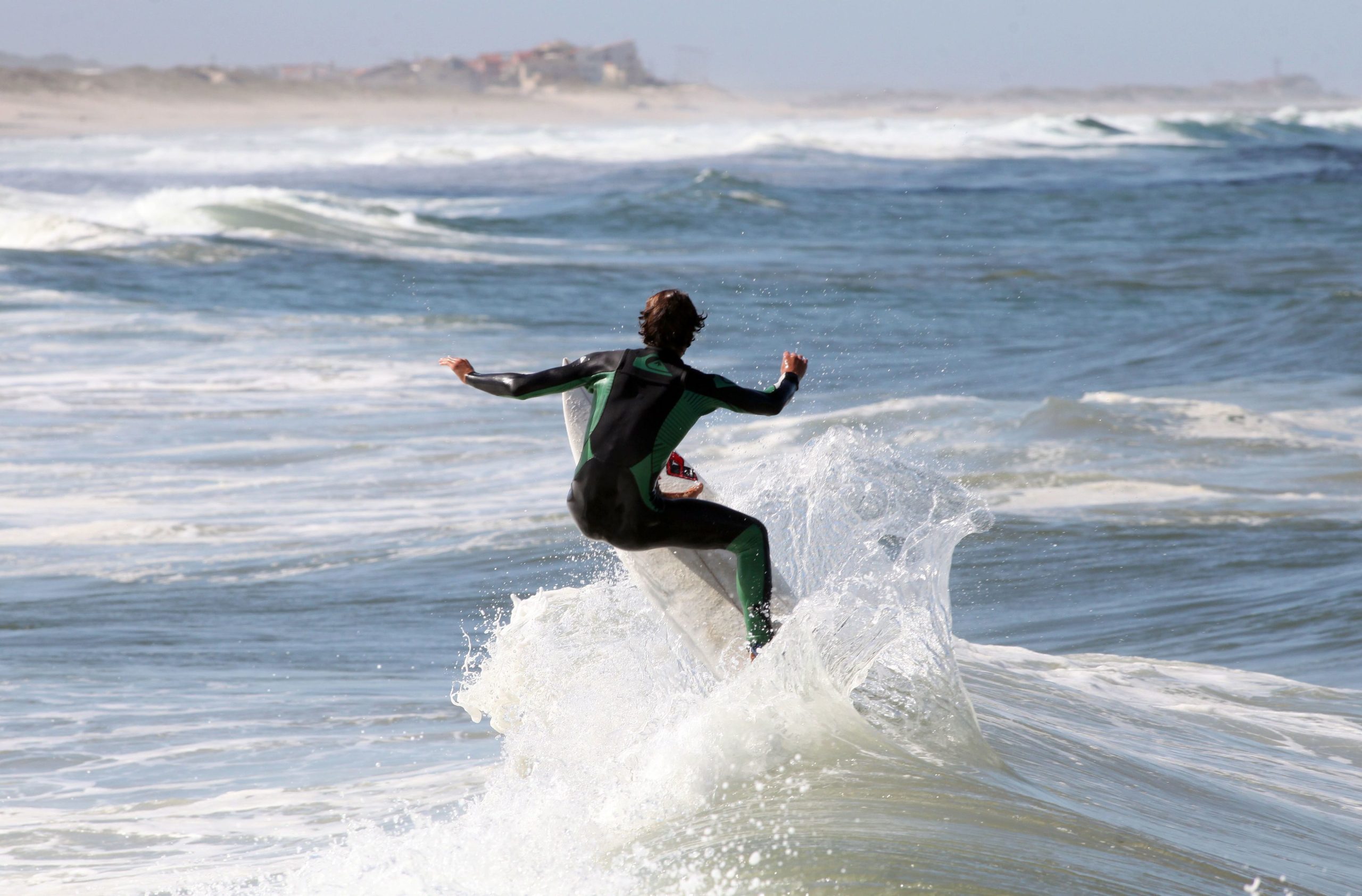 Falta de areia nas praias pode acabar com surf na Costa de Caparica