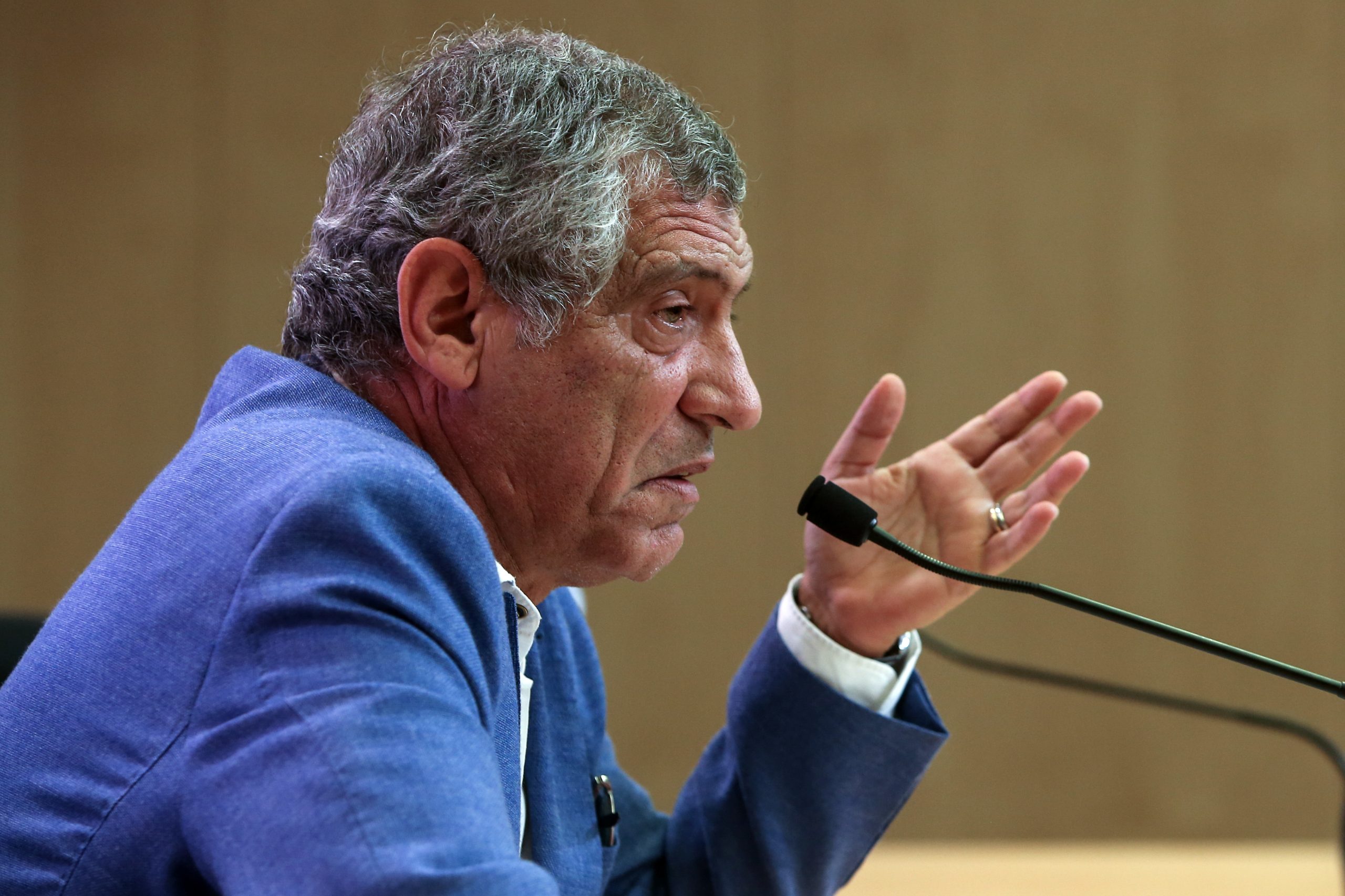 Fernando Santos encara particular com a Escócia como se fosse a sério