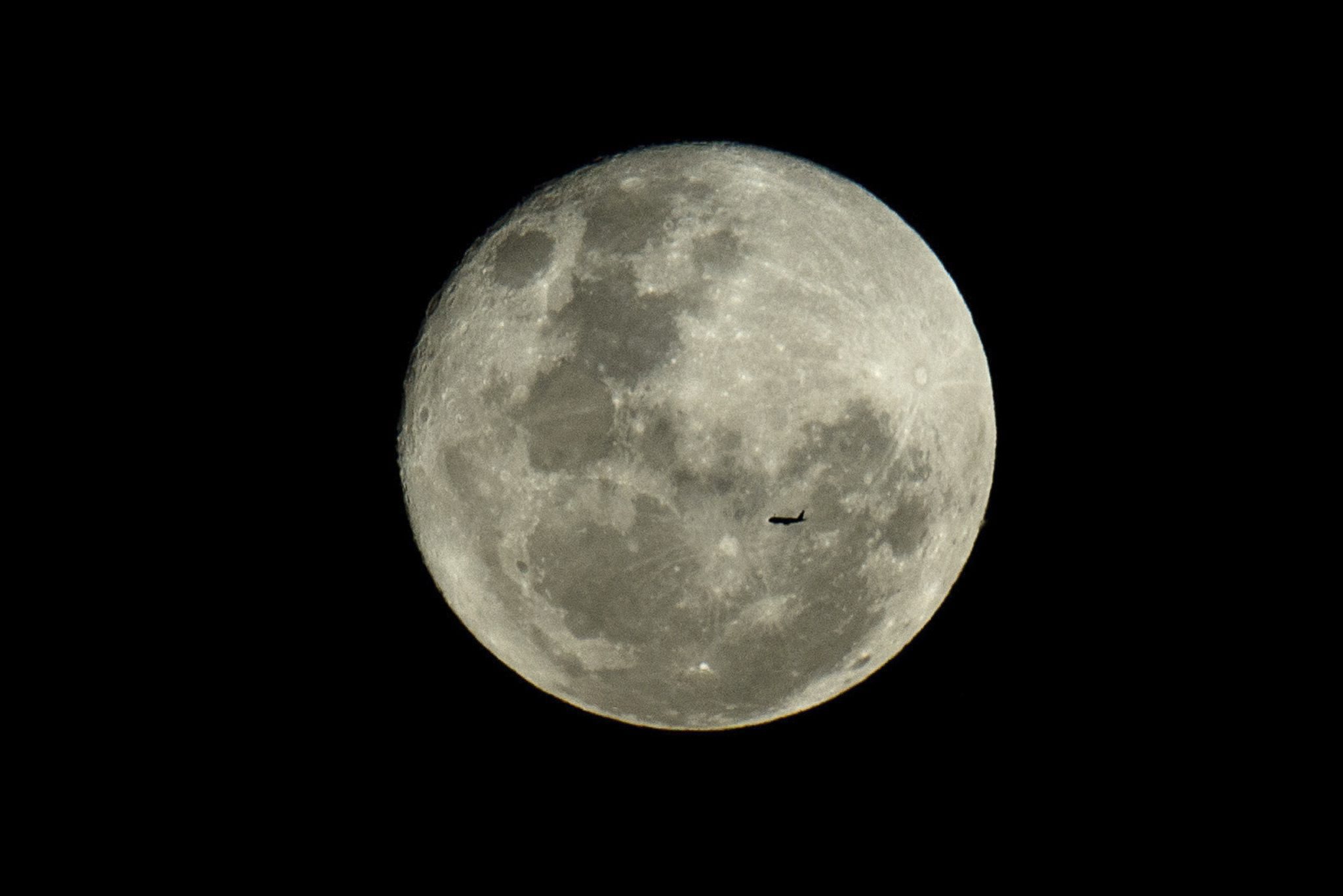 Japão descobre caverna na Lua e especialistas já sonham em instalar lá uma base espacial
