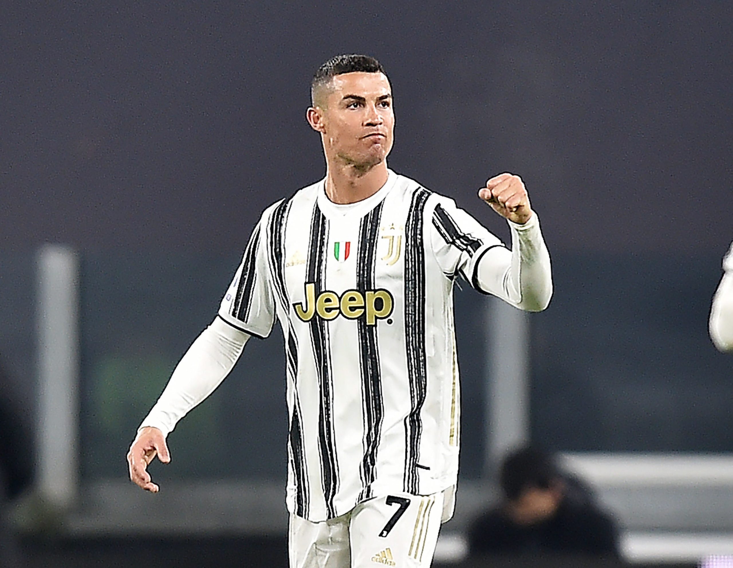 Ronaldo ‘bisa’ no triunfo da Juventus