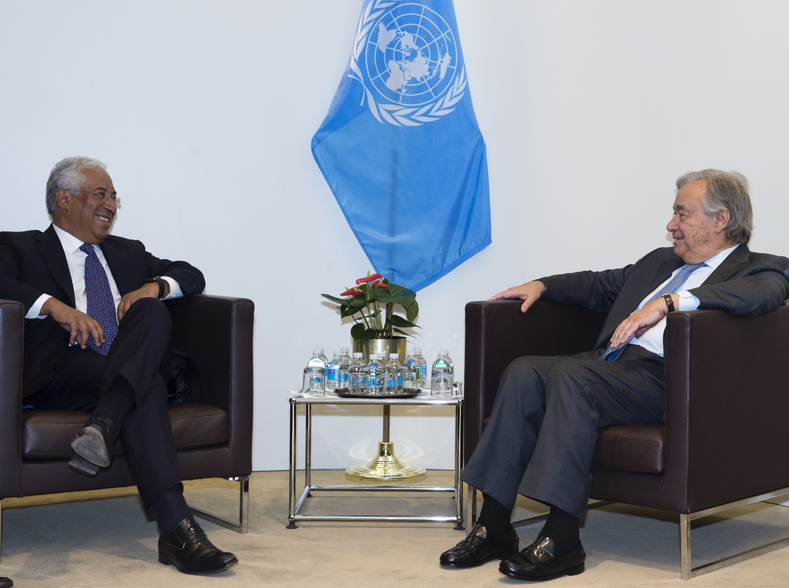 António Costa e António Guterres juntos na cimeira internacional sobre Gaza