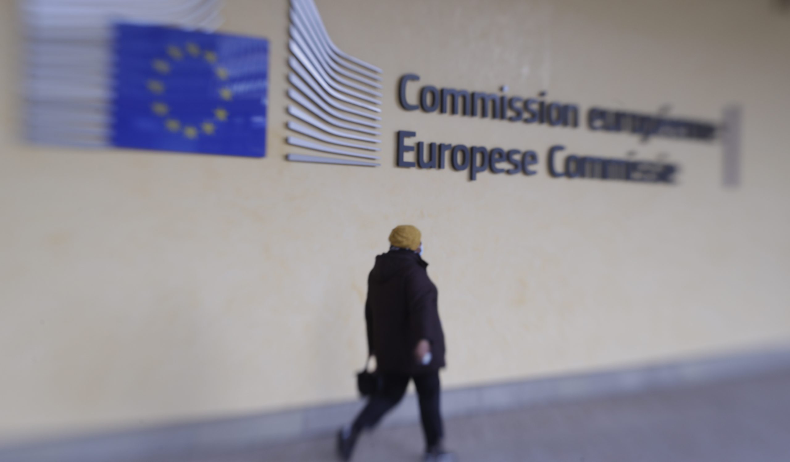 UE anuncia hoje propostas sobre a Irlanda do Norte