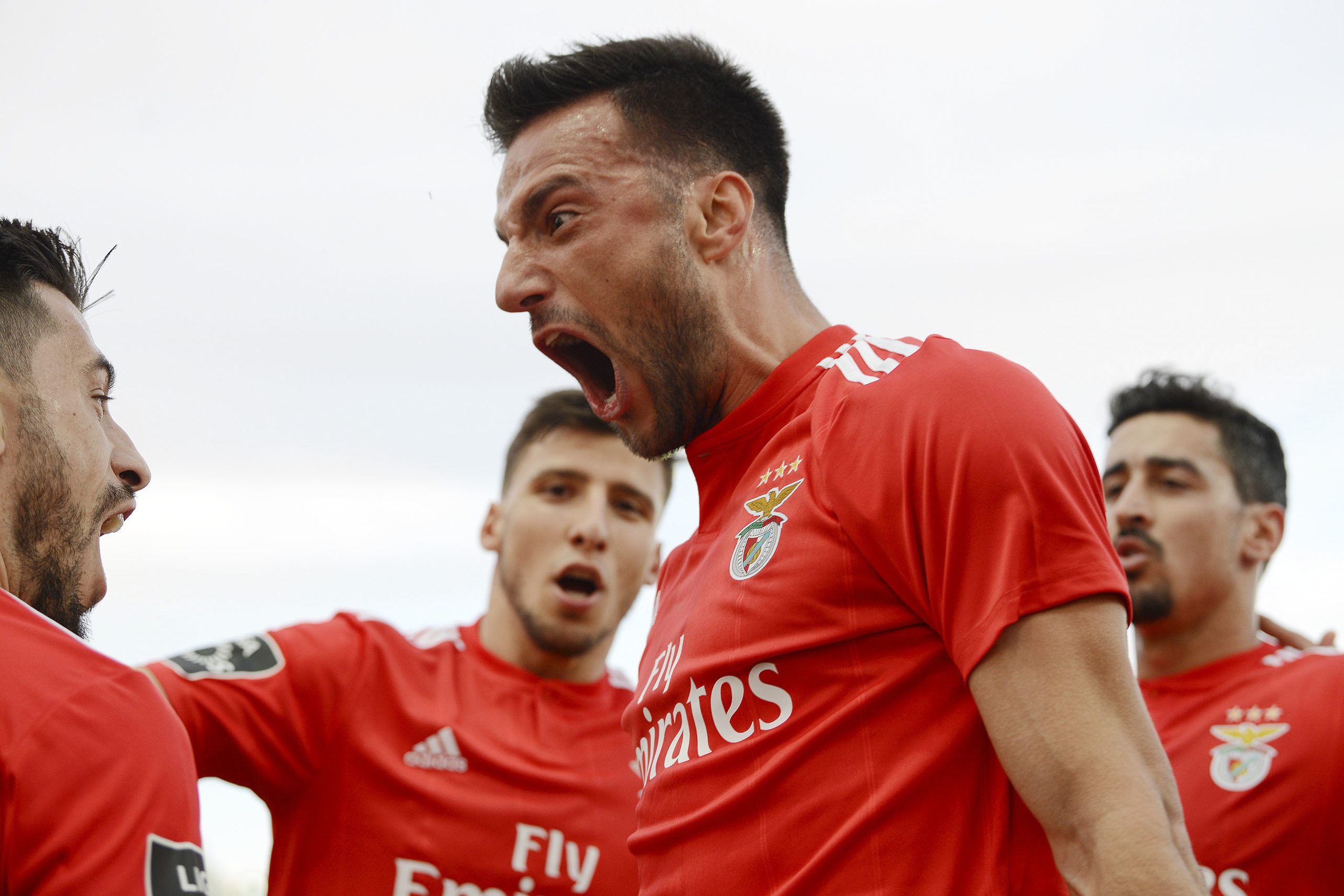Benfica: Samaris renova até 2023