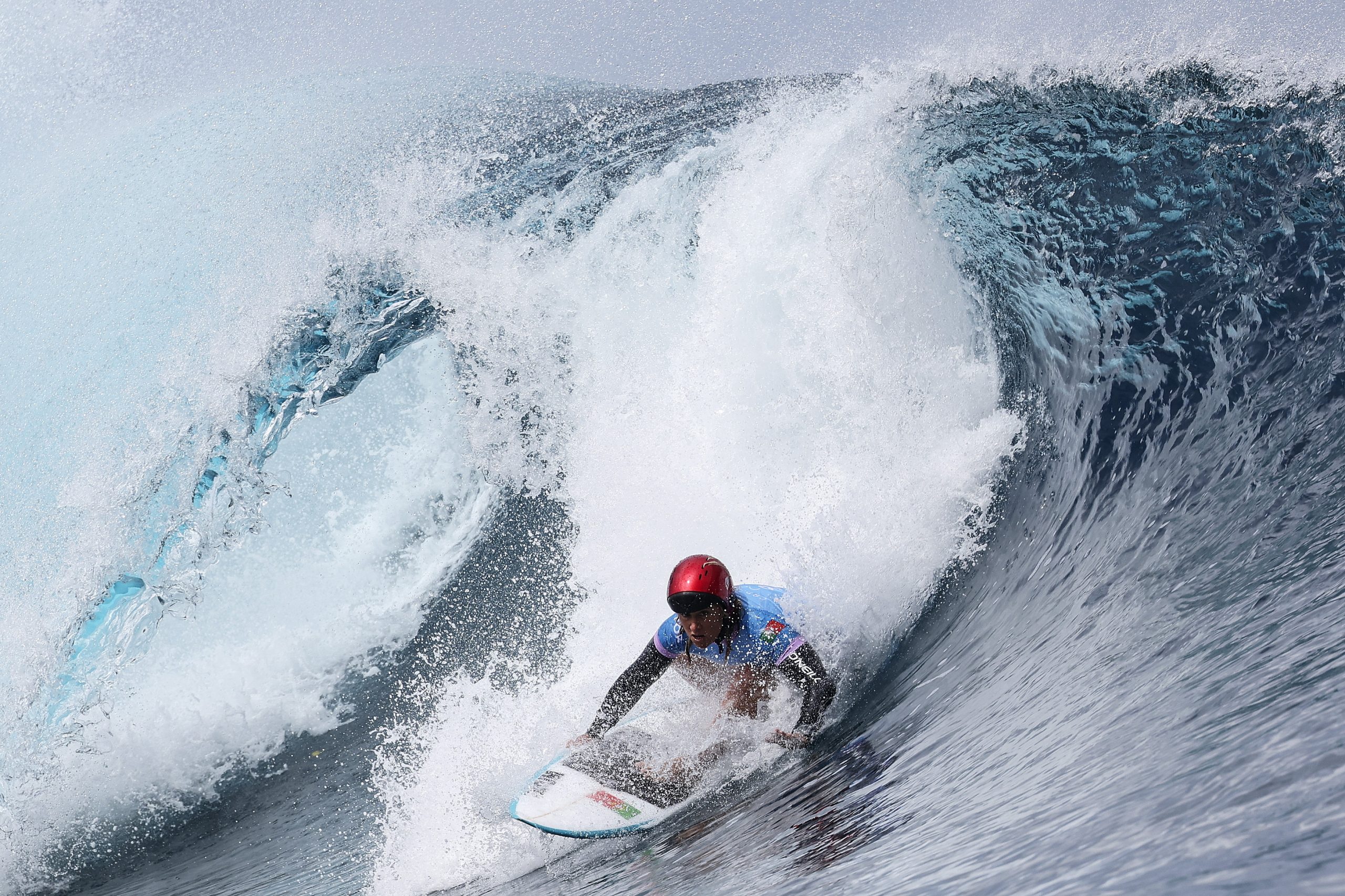 Mau tempo volta a adiar ‘oitavos’ do surf feminino de Yolanda Hopkins