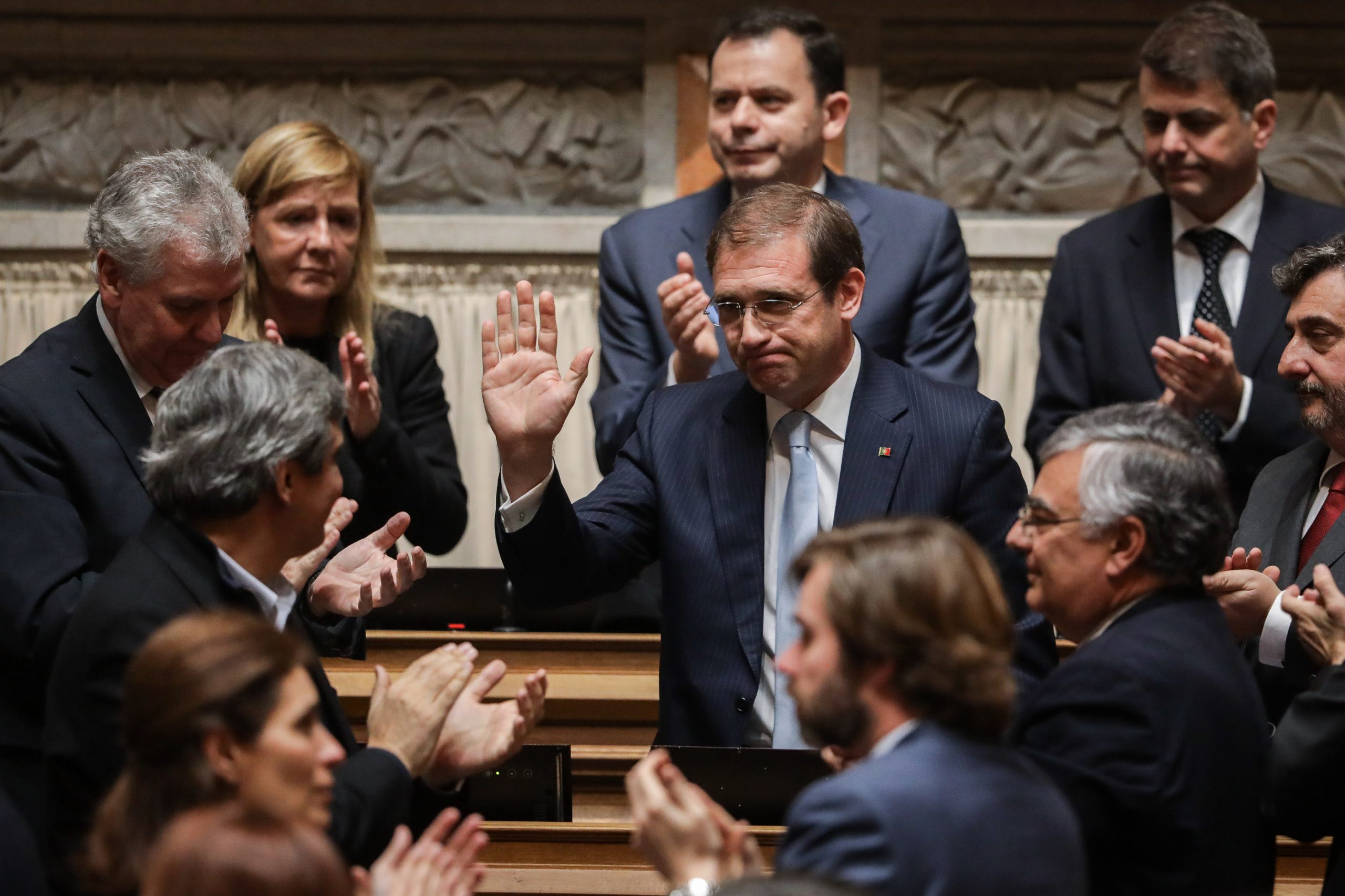 Ferro Rodrigues agradece a Passos Coelho “serviço à causa pública”