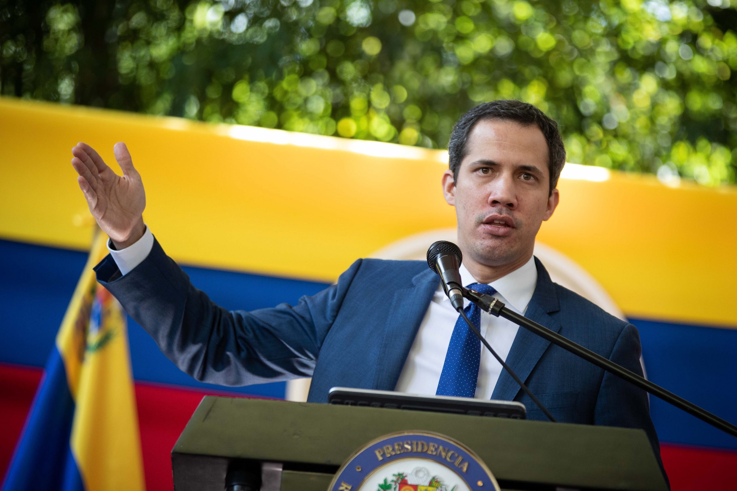 Parlamento opositor da Venezuela mantém-se em funções e ratifica Juan Guaidó como presidente
