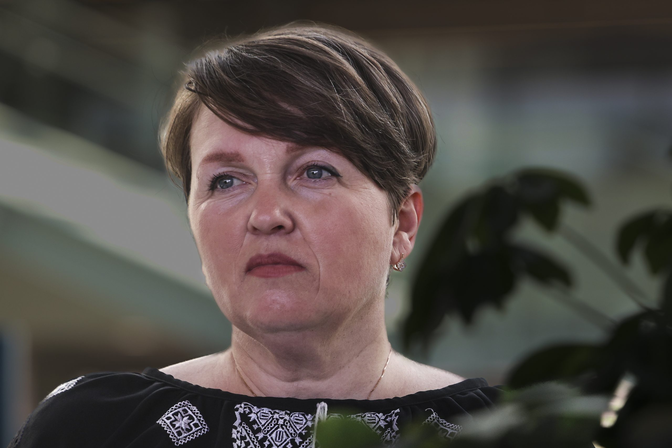 Olena Yahupova foi presa, torturada, libertada e agora denuncia as “atrocidades russas”