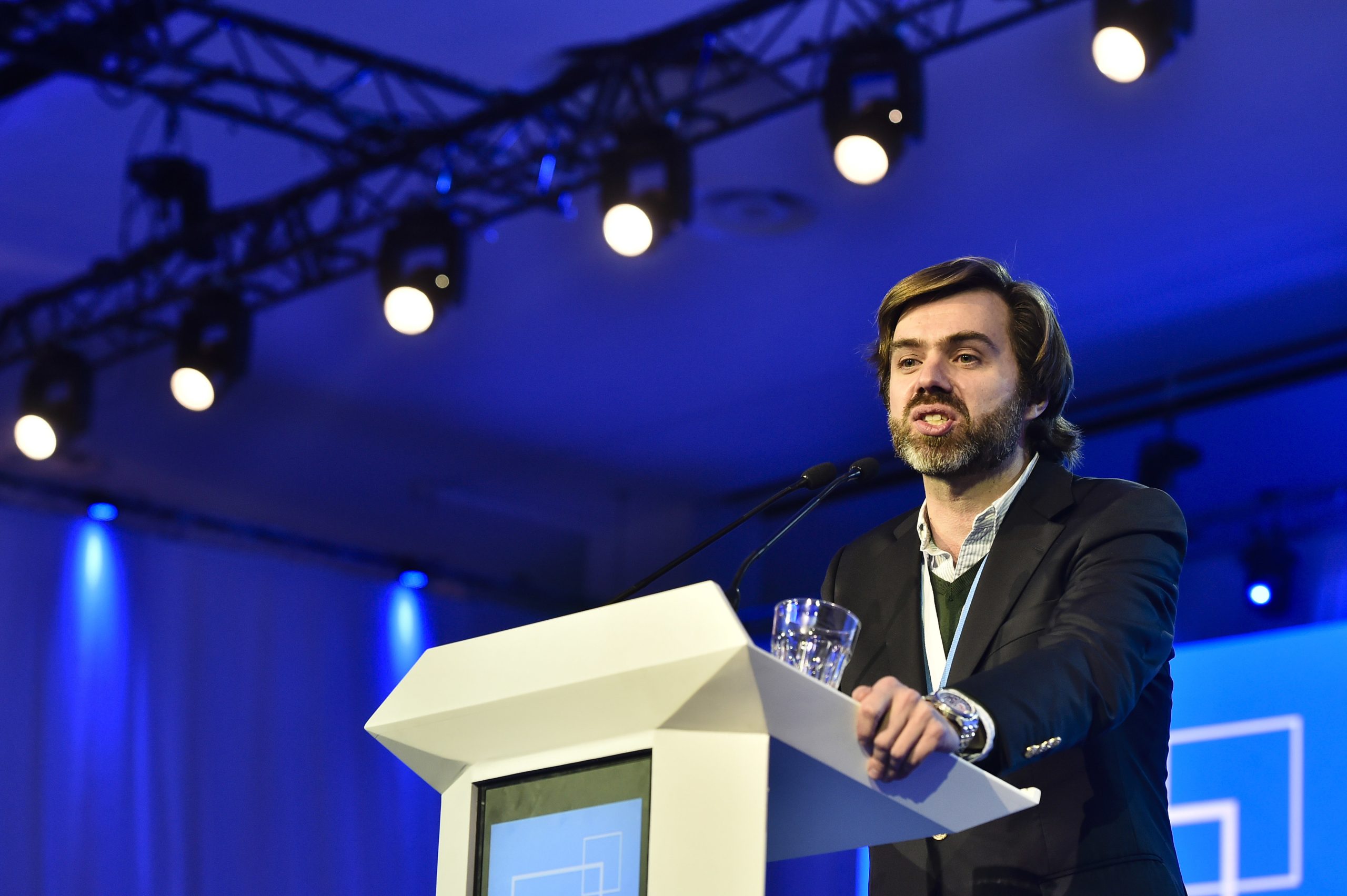 Congresso do CDS: João Almeida defende que partido só deve voltar ao Governo com mais força que em 2011