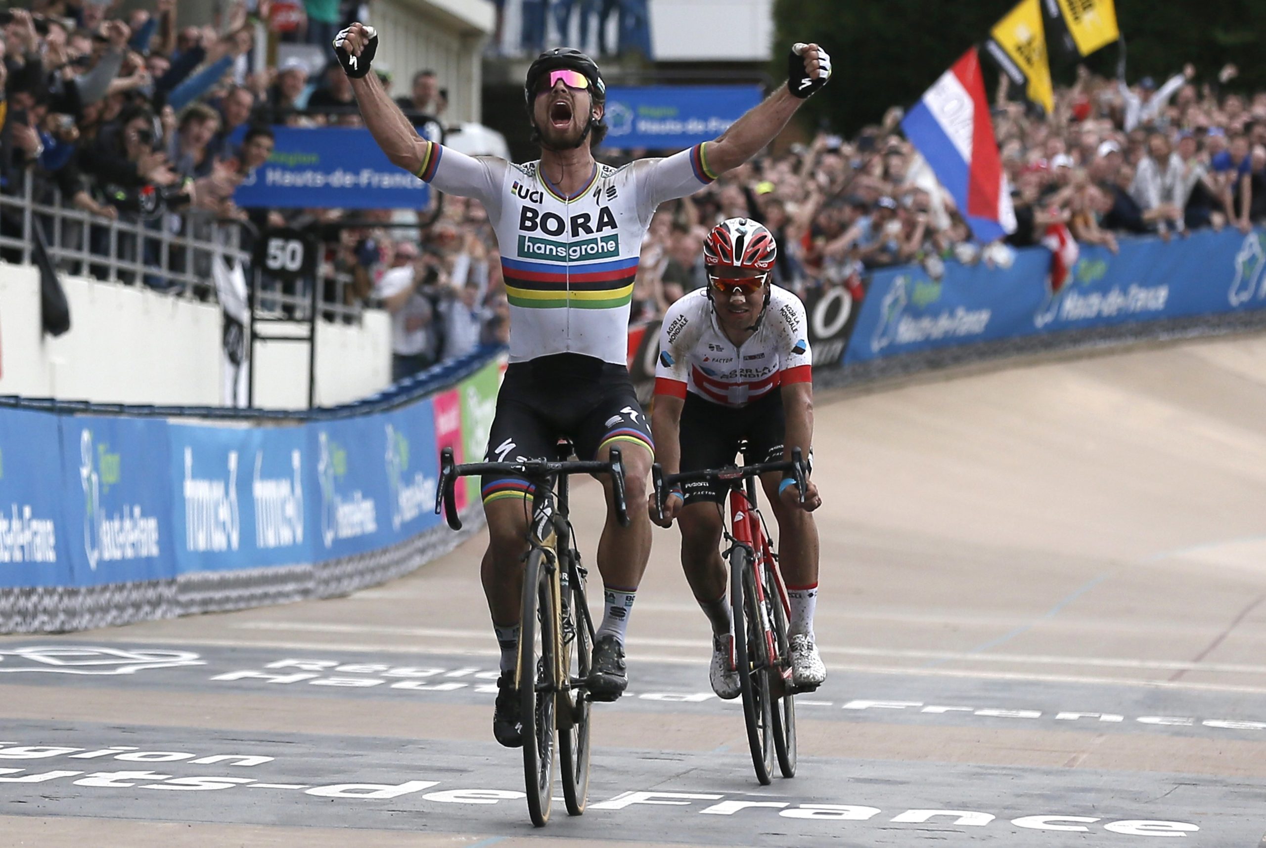 Tricampeão do mundo Peter Sagan impõe-se no Paris-Roubaix