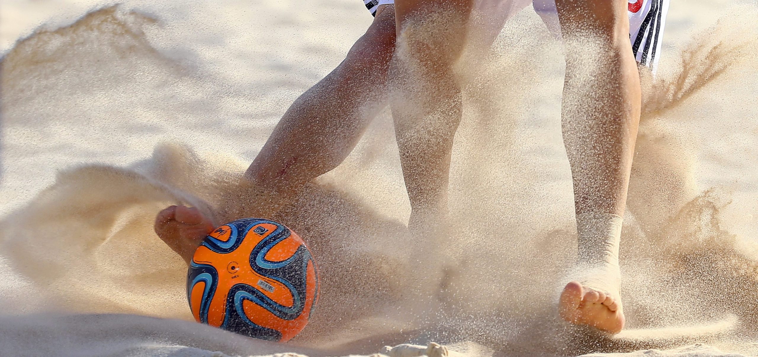 Seleção portuguesa feminina de futebol de praia é campeã europeia