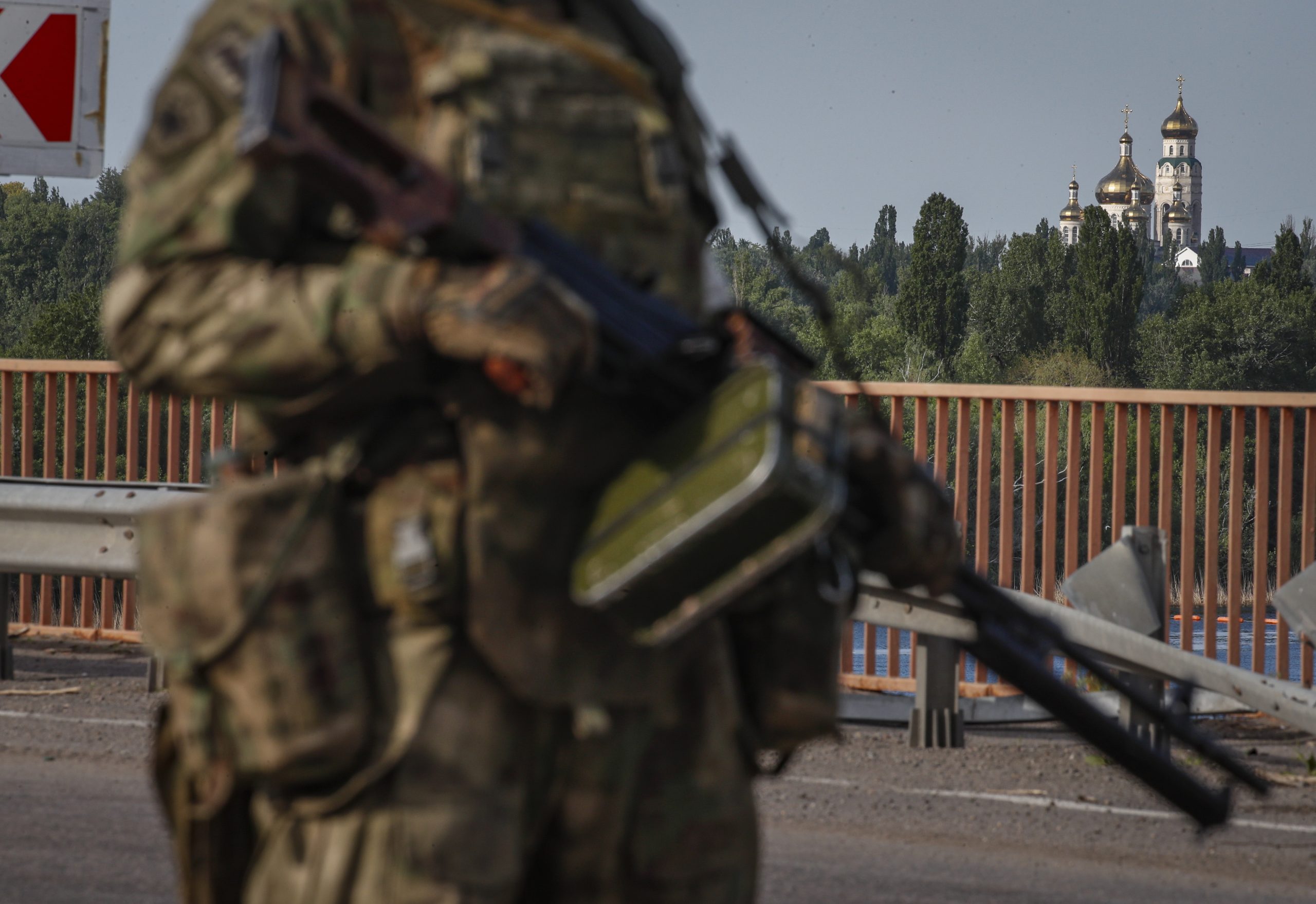 Autoridades russas de Kherson criam milícia local e dizem que todos os homens podem entrar