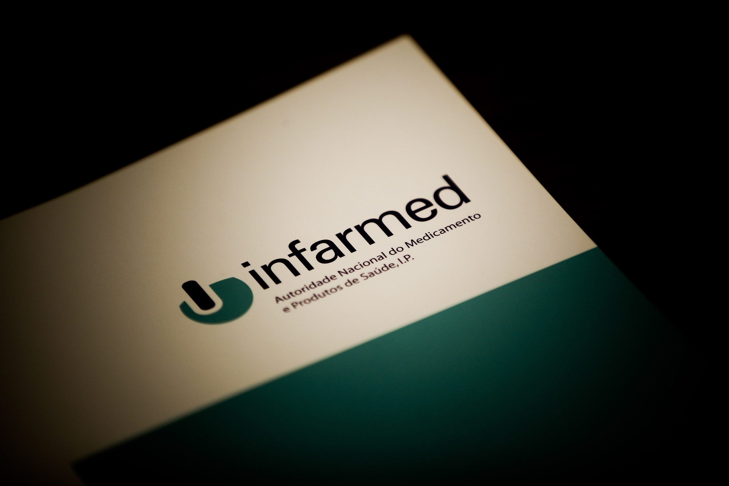 Infarmed ordena retirada do mercado de máscaras cirúrgicas OrbitPlatform