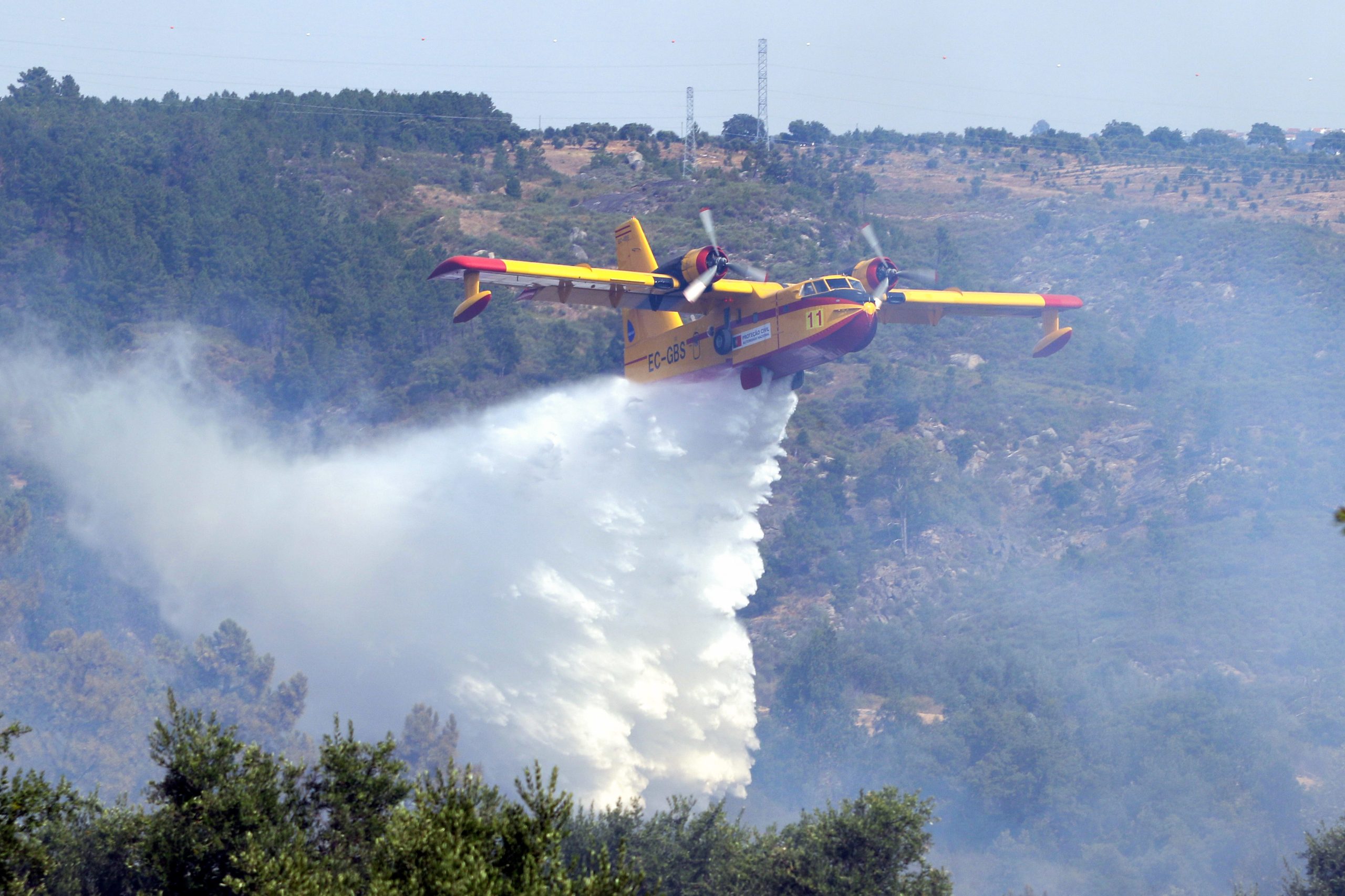 Incêndios. Proteção Civil estende alerta especial vermelho a mais 11 distritos
