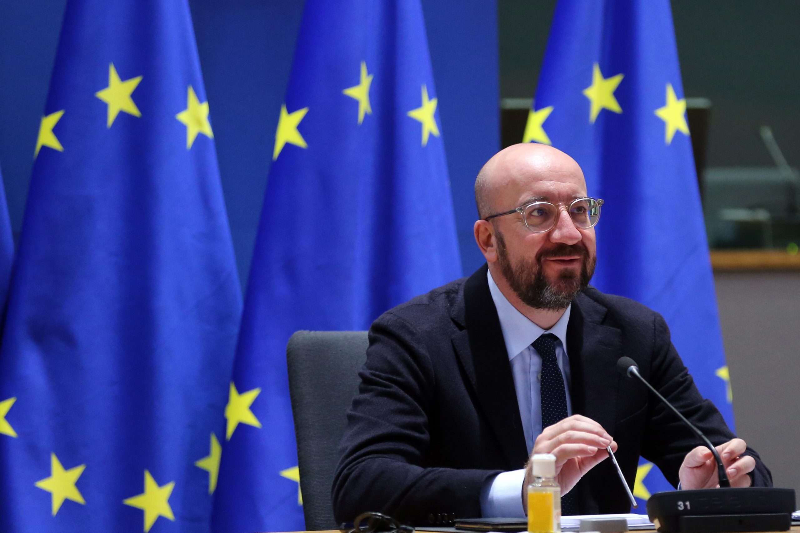 União Europeia: Acordo fechado sobre orçamento e fundo recuperação