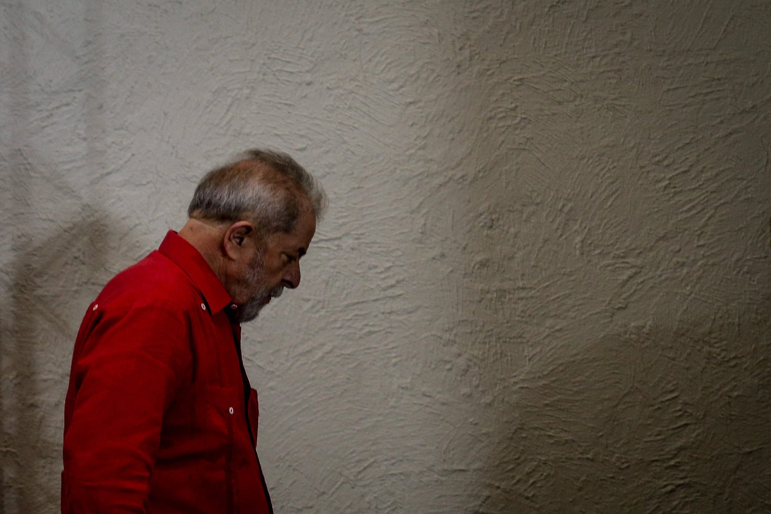 Justiça brasileira congela contas bancárias de Lula da Silva