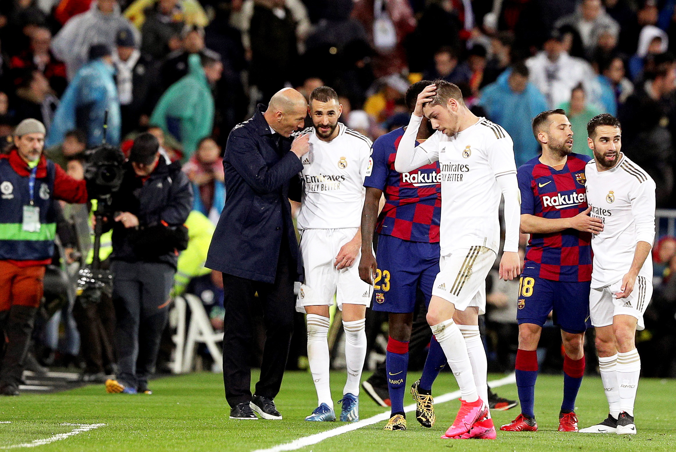 Liga espanhola de futebol suspensa depois de ter sido decretada quarentena no Real Madrid