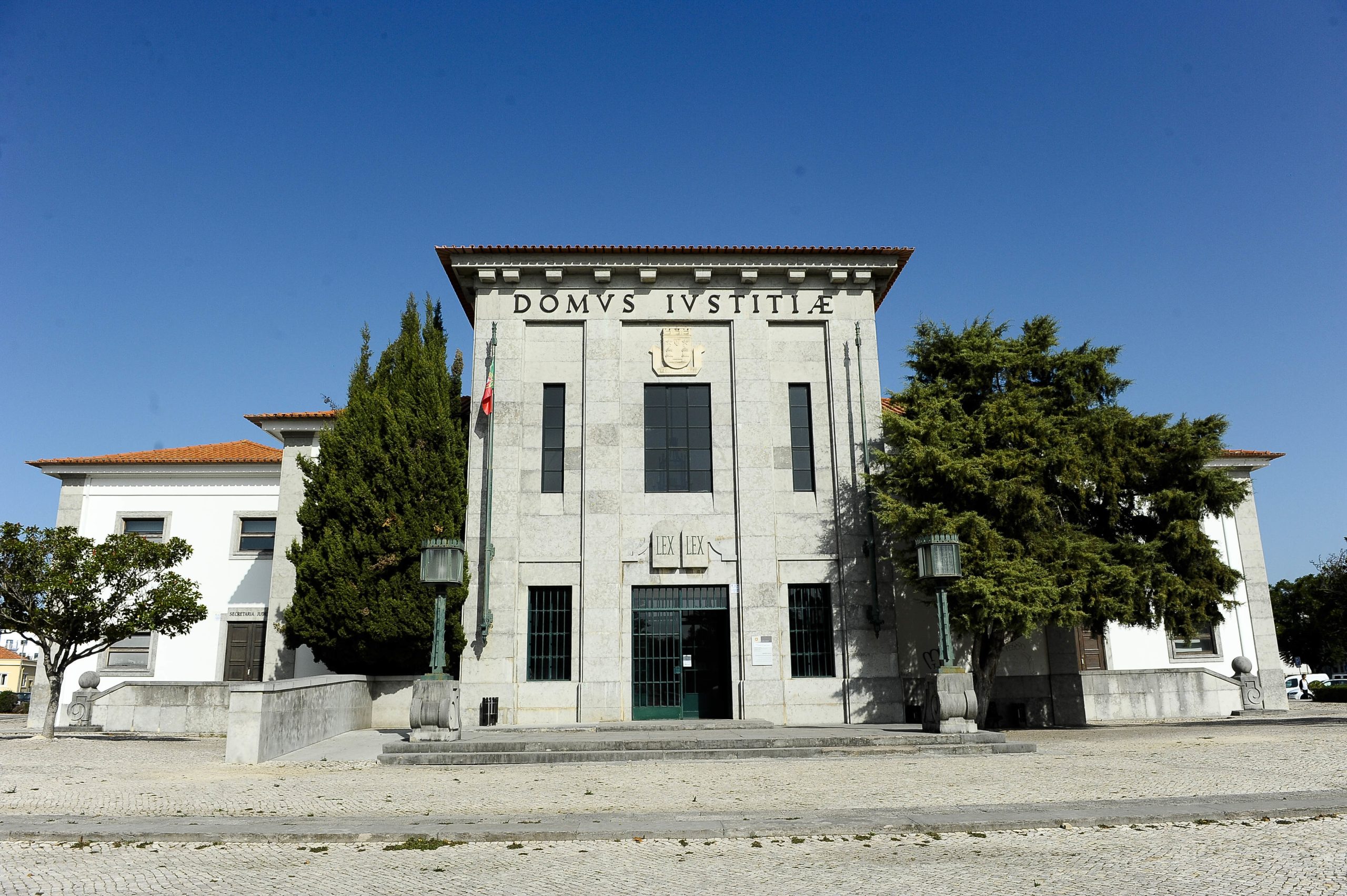 Autarca de Torres Vedras vai a julgamento por plágio na tese de doutoramento
