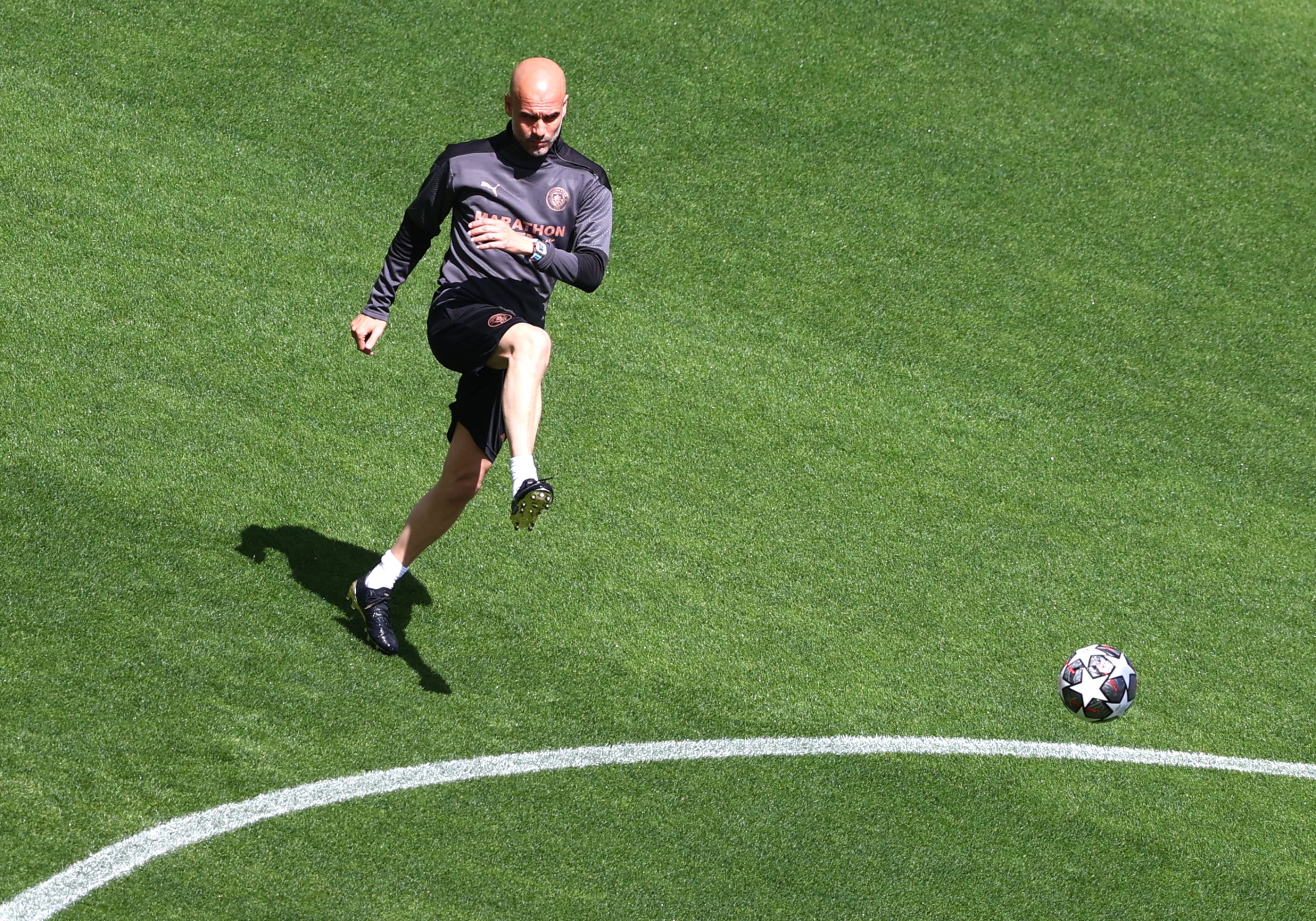 Pep Guardiola diz que os “jogadores portugueses são muito competitivos”