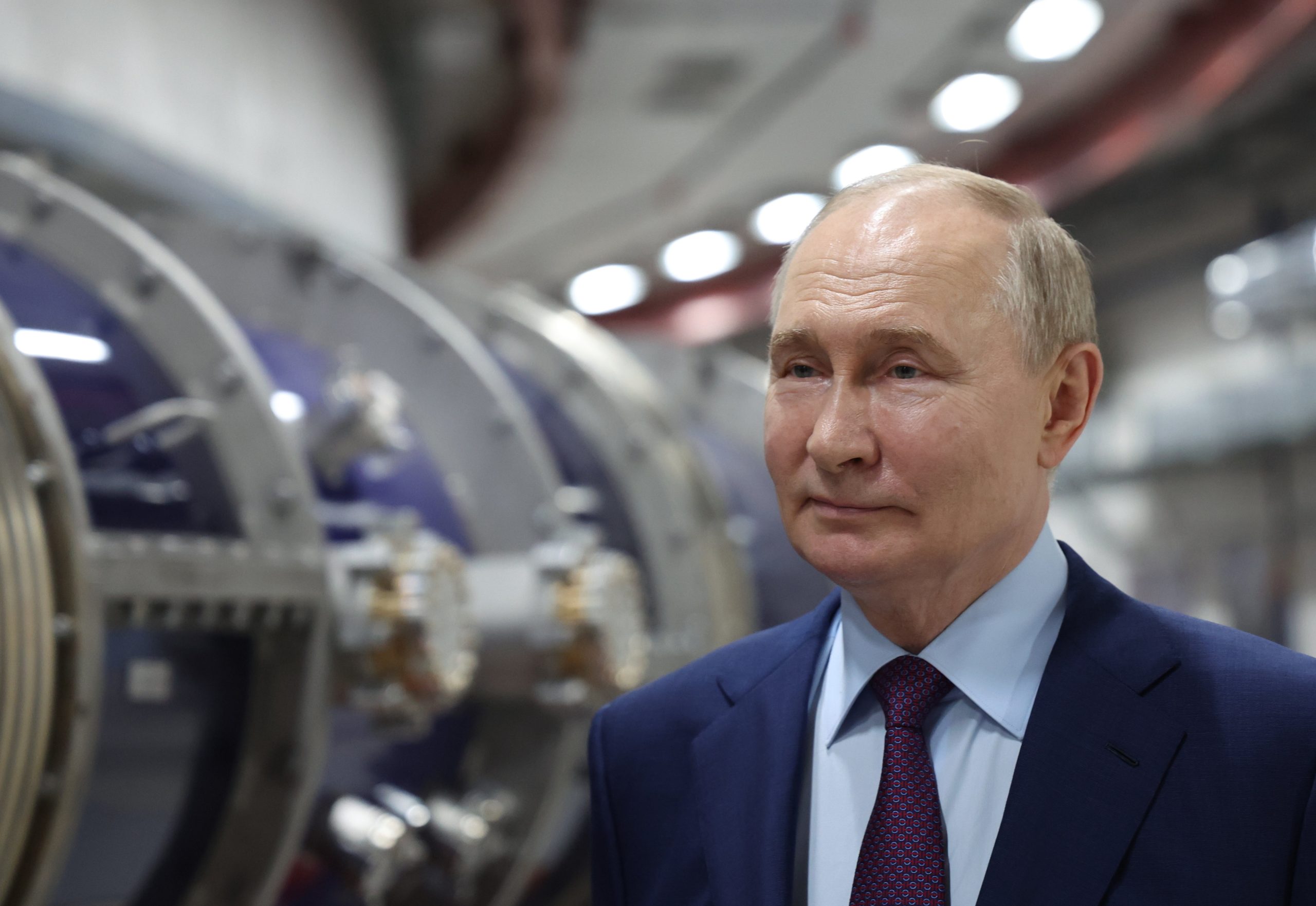 Putin quer continuar a desenvolver armamento nuclear, mas não prevê utilização
