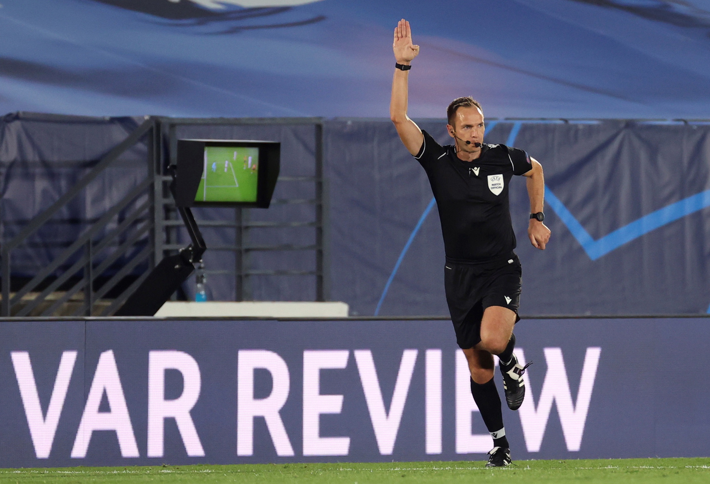 Liga Europa: Srdjan Jovanovic arbitra Benfica-Lech Poznan e Georgi Kabakov Braga-AEK Atenas