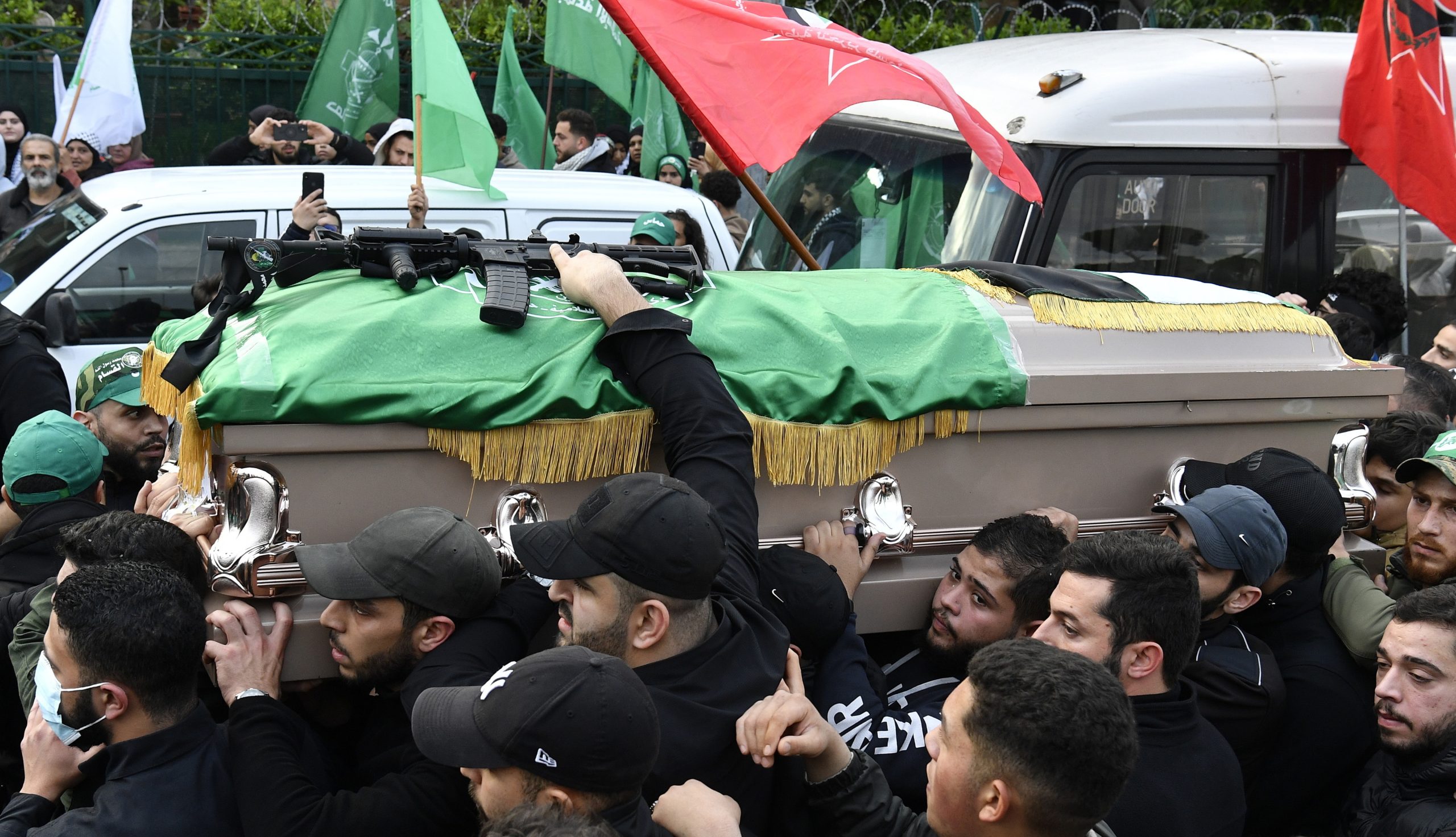 Milhares de pessoas prestam homenagem ao ‘número dois’ do Hamas em Beirute