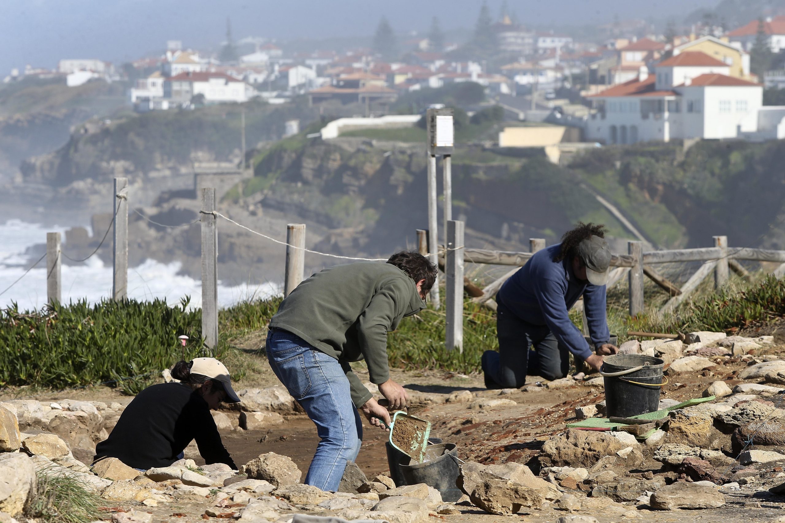 Vestígios romanos e silos medievais encontrados em obras no bairro de Alfange em Santarém