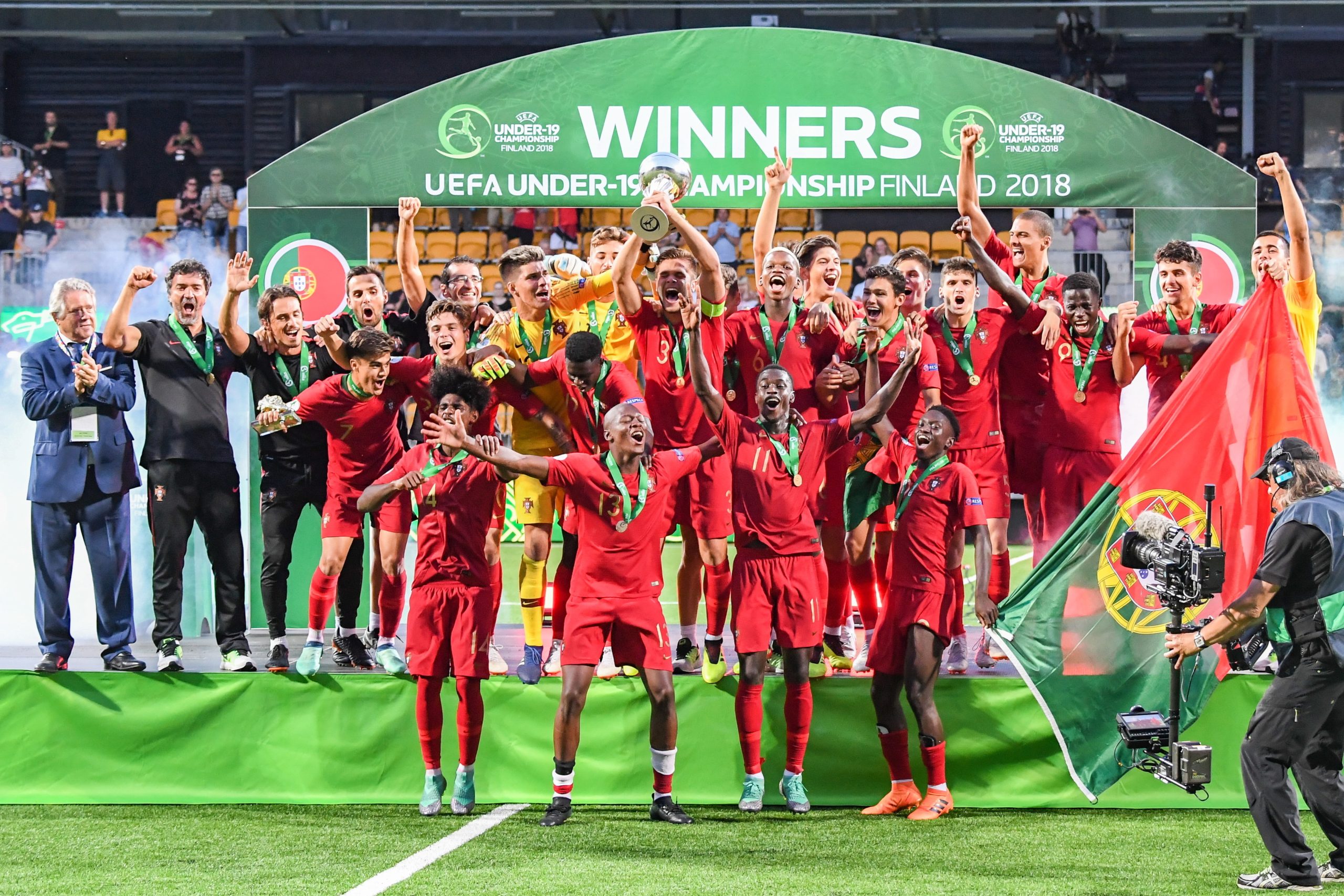 Um dos heróis de Riade é agora bicampeão europeu como selecionador