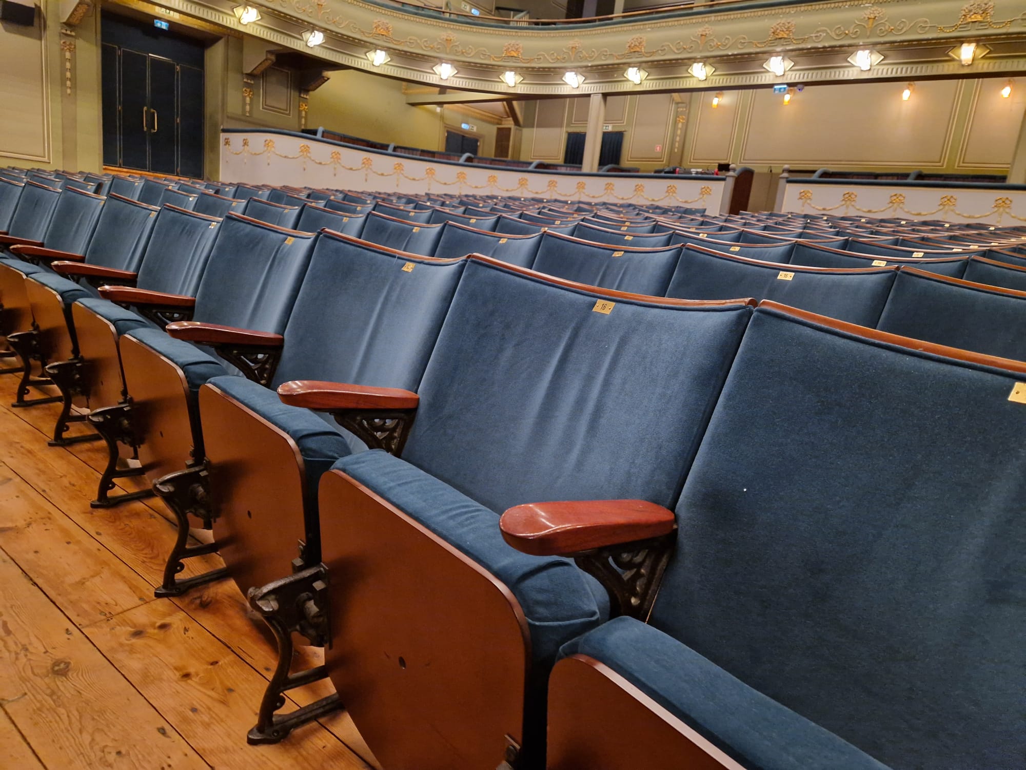 Como se financia o teatro? Conheça alguns apoios a que pode candidatar-se nesta área