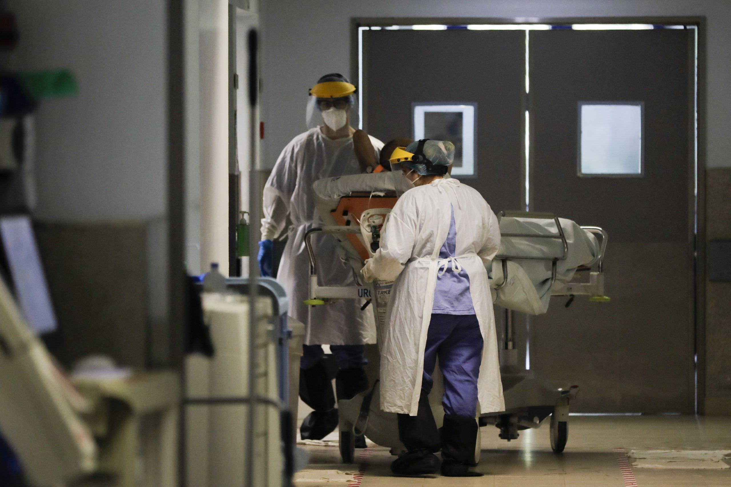Covid-19: Hospital de Santo António no Porto com 93,3% de enfermaria cheia e intensivos nos 72,7%