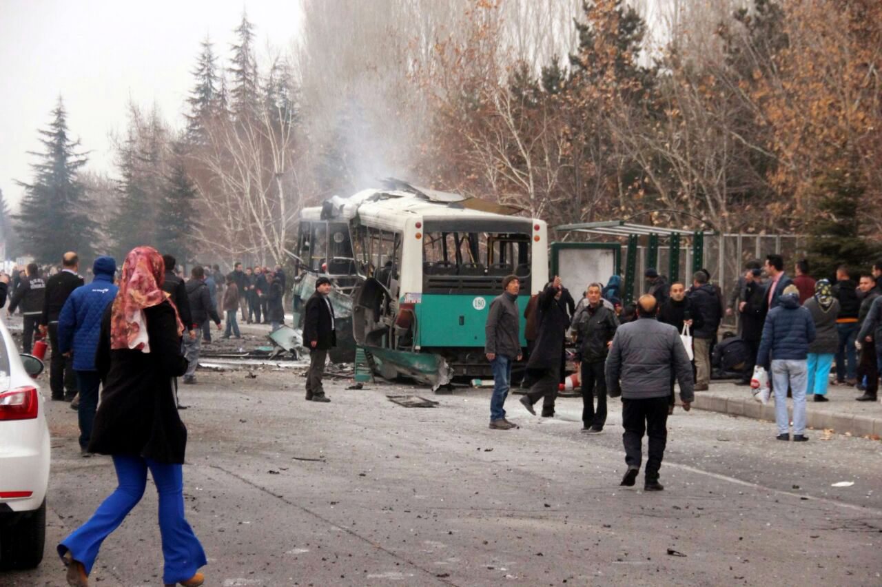 Turquia: Atentado contra autocarro mata 13 soldados em Kayseri
