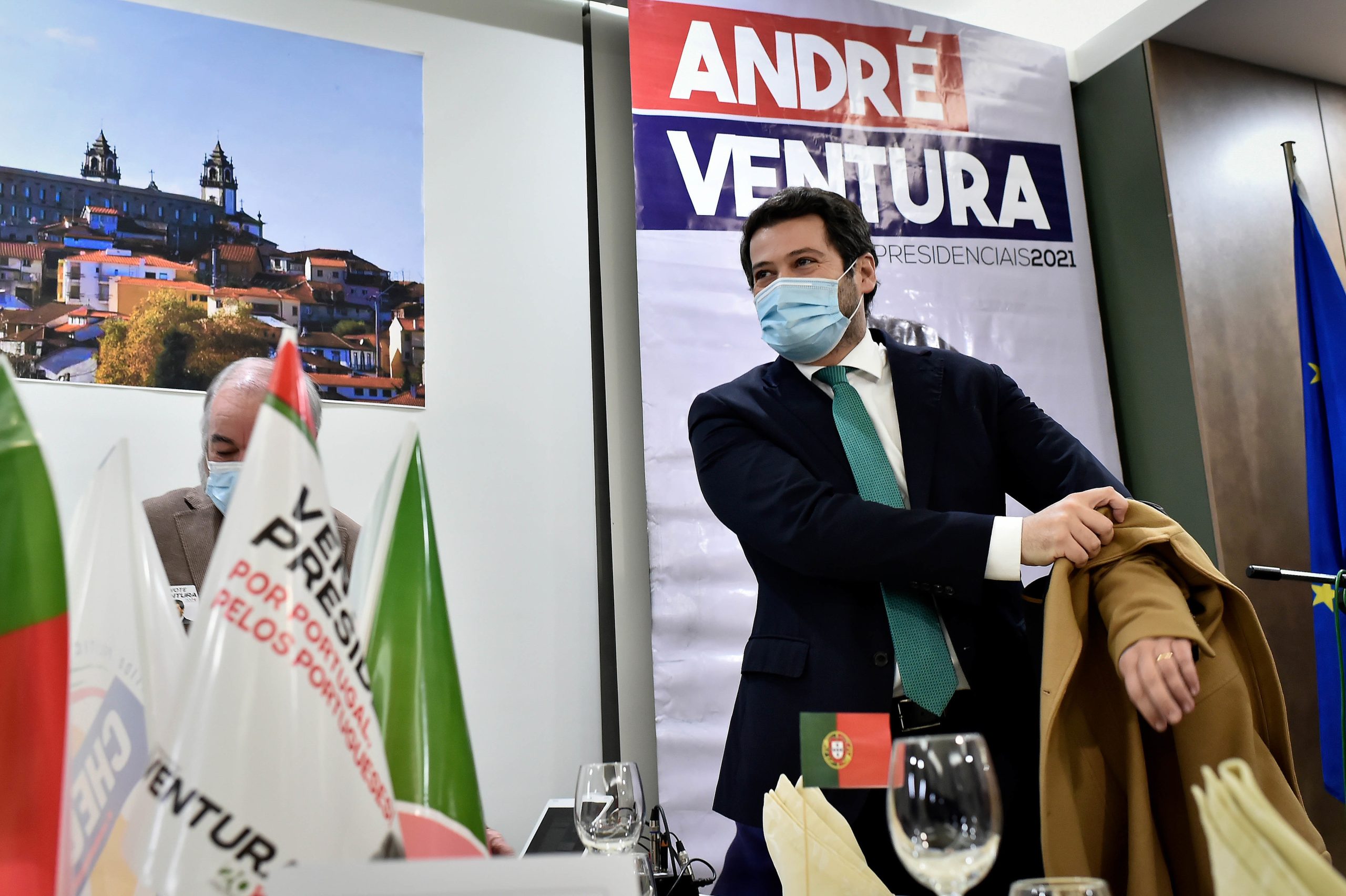 Comissão da Carteira Profissional de Jornalista condena ameaças aos jornalistas no comício de André Ventura