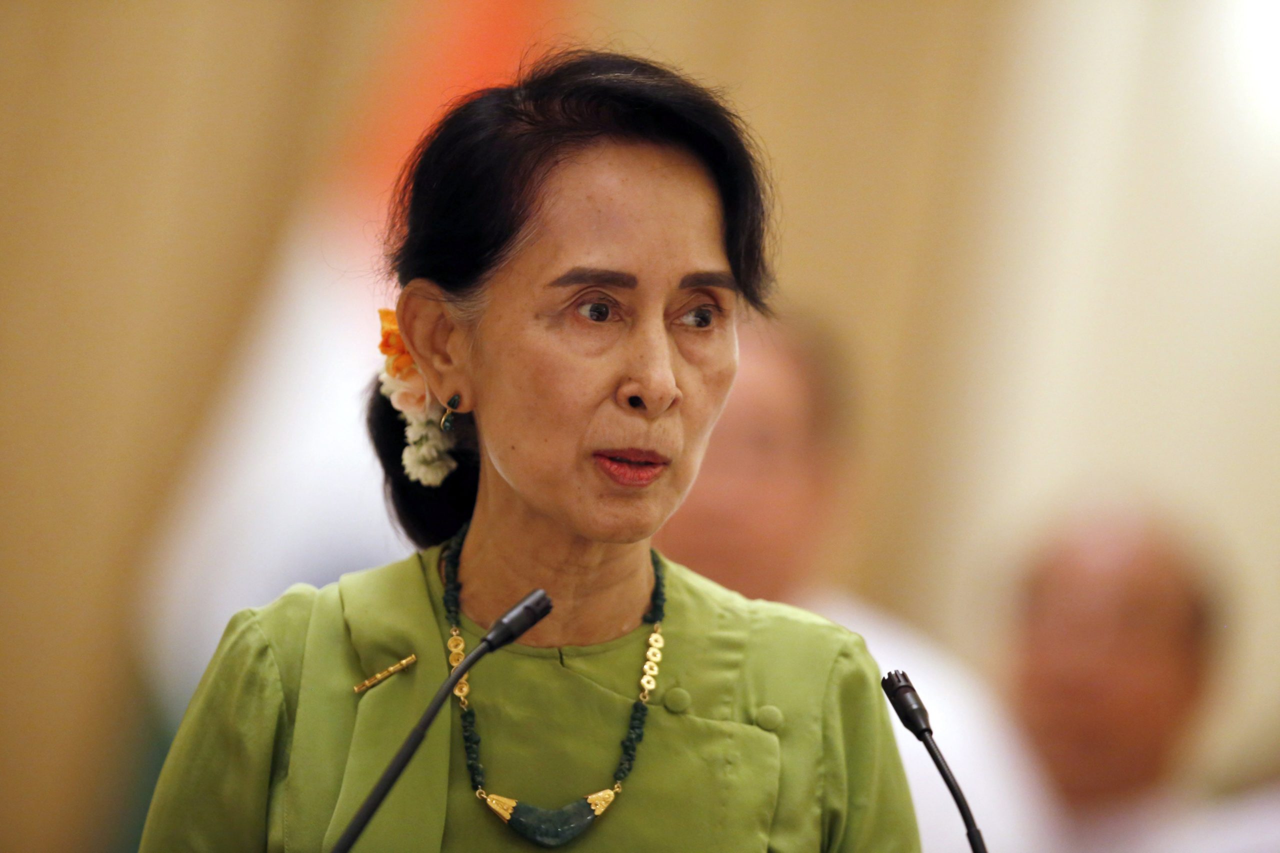 Birmânia: Casa de Aung San Suu Kyi atingida por coquetel molotov