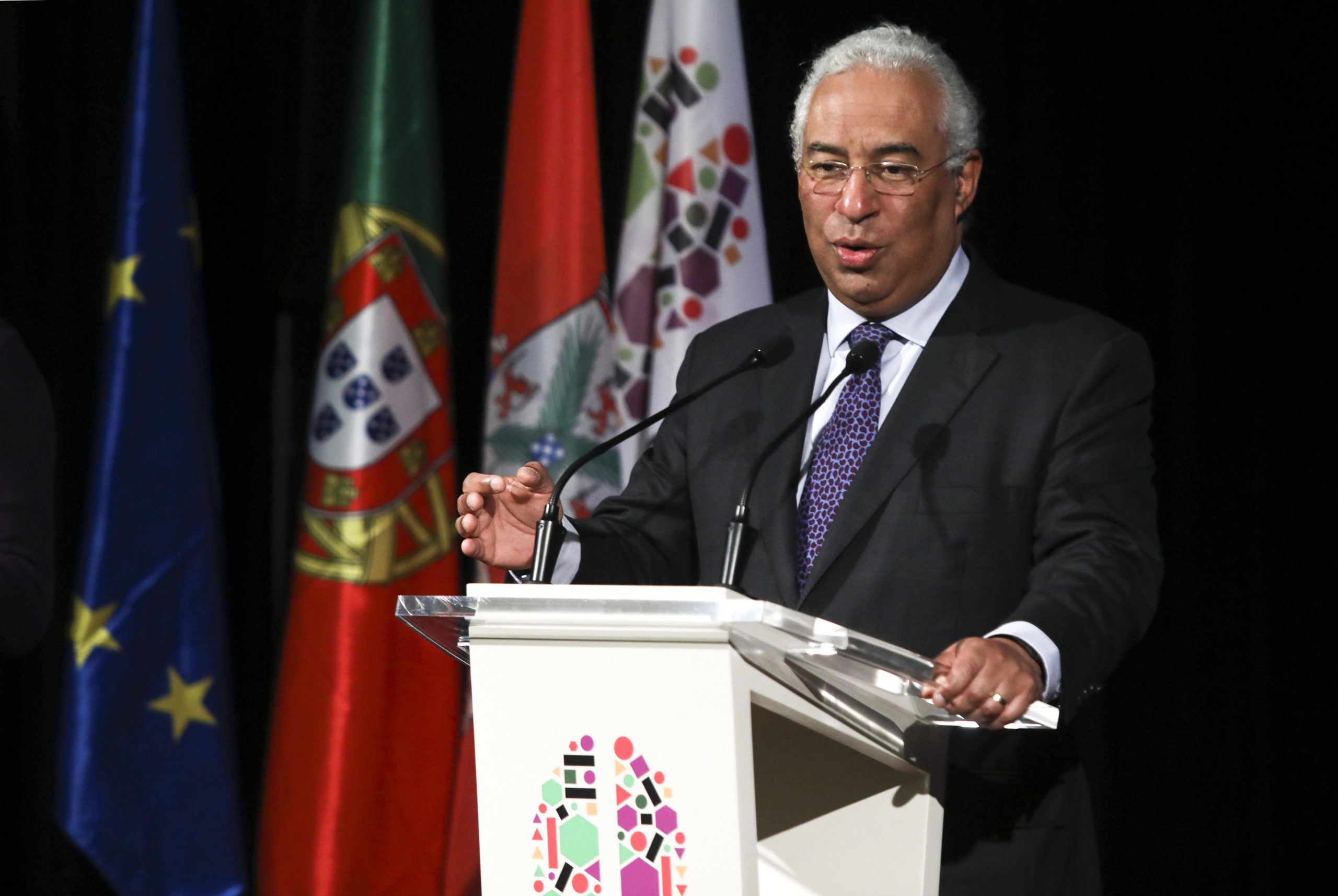 Governo avança em 2018 com “descongelamento” das carreiras da função pública