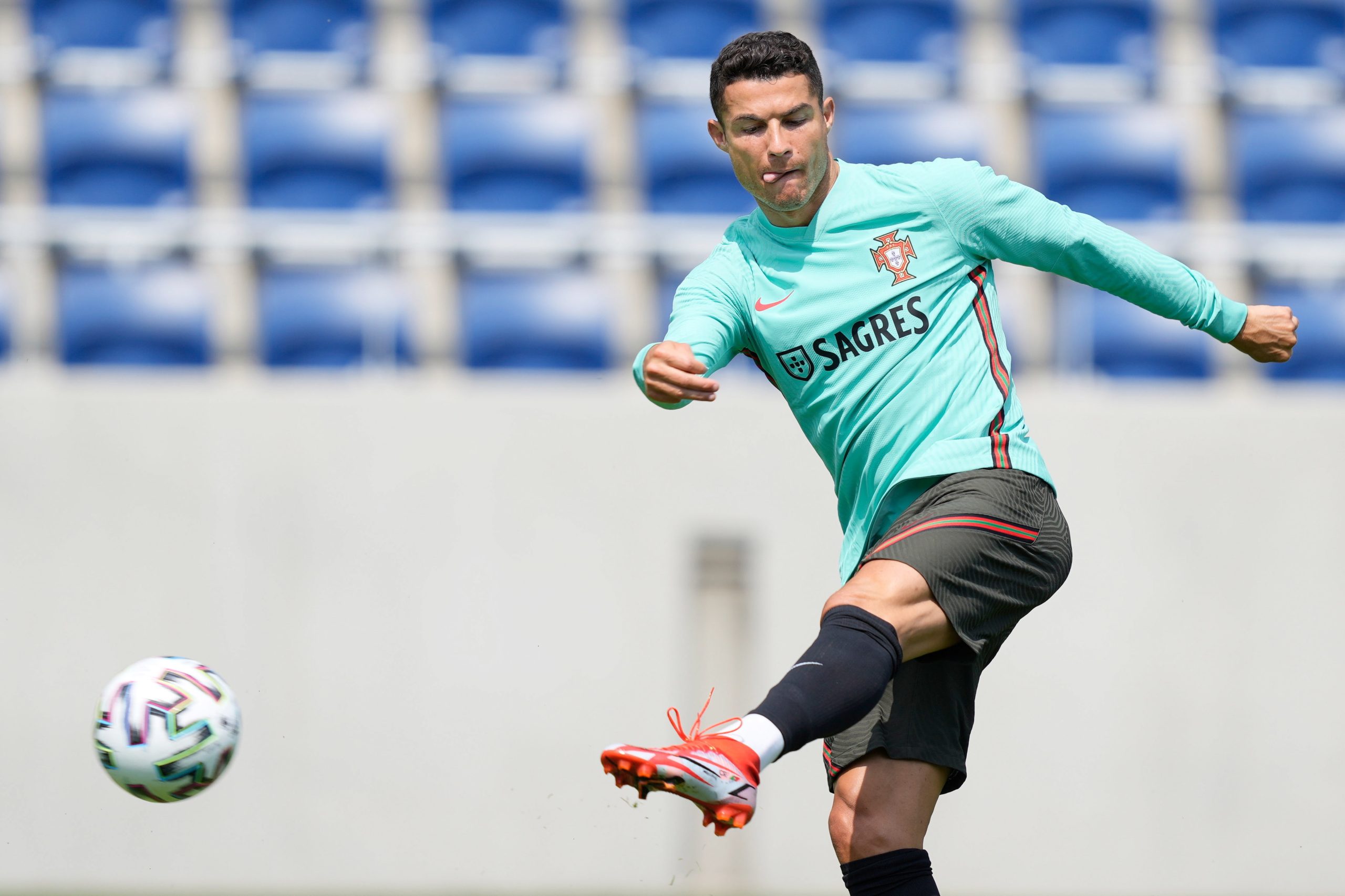 Ronaldo diz que ganhar o primeiro jogo é crucial e com público será “perfeito”