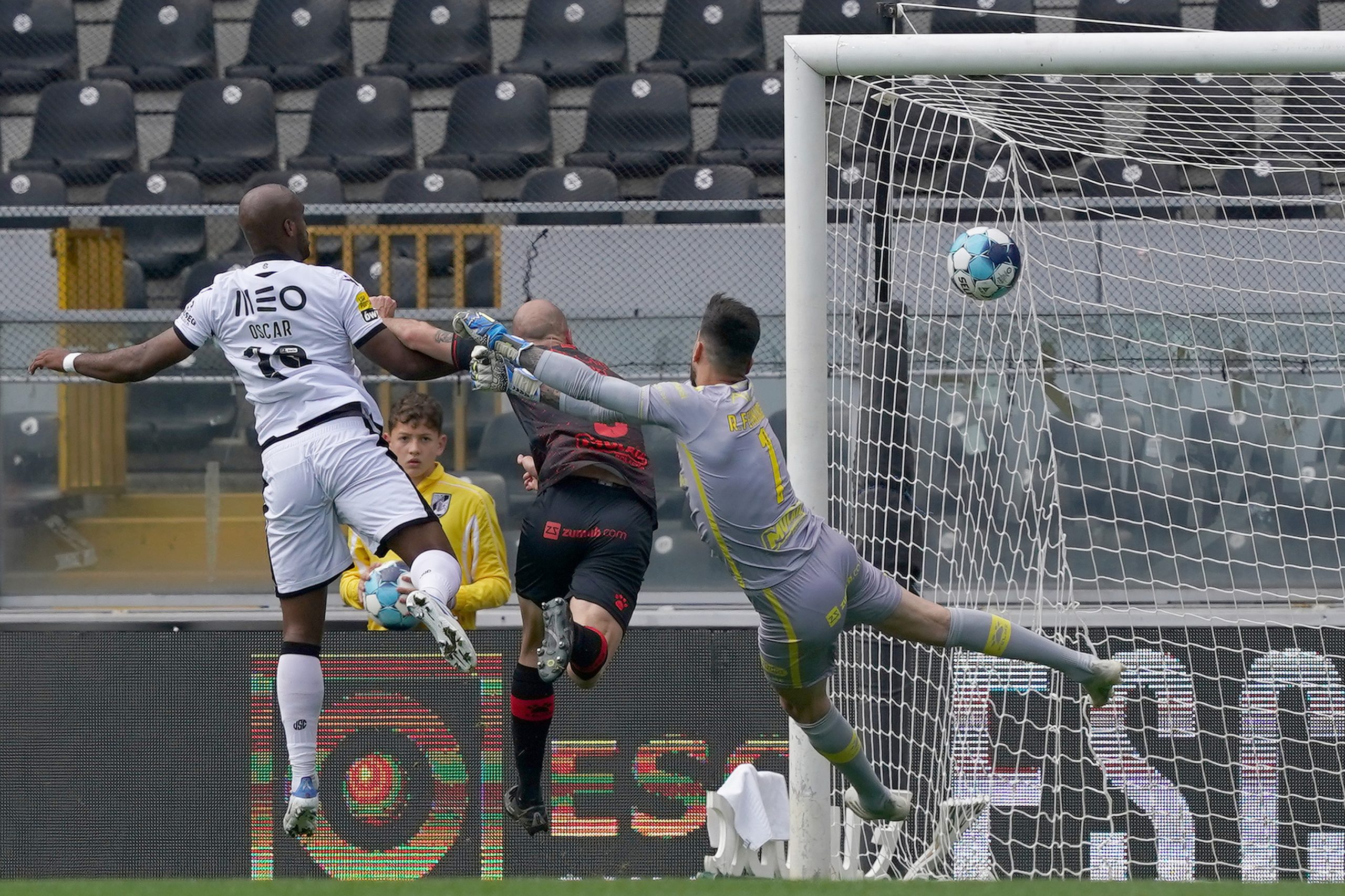 I Liga: Vitória de Guimarães empata com Santa Clara e falha aproximação ao quinto lugar