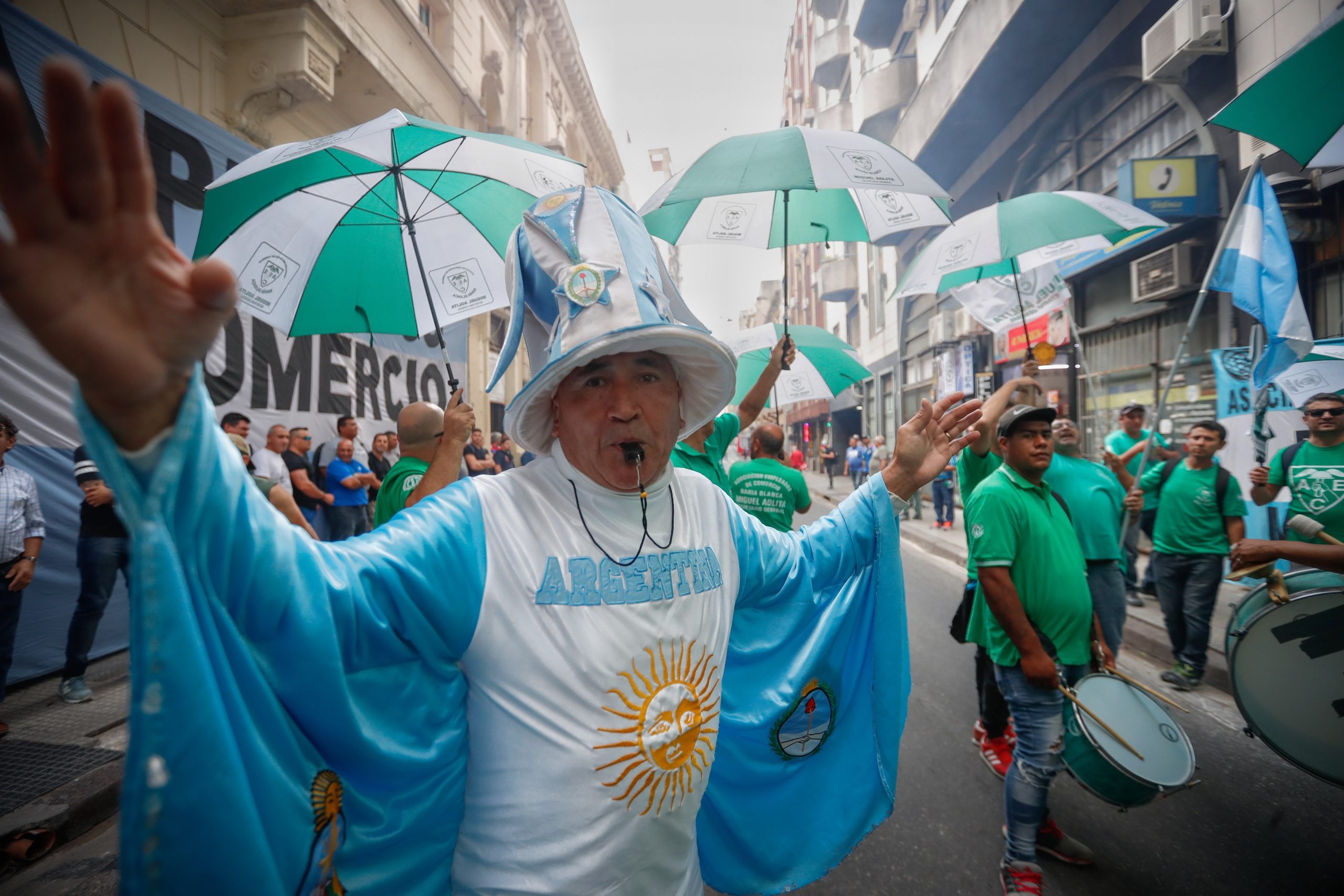Argentina adota medidas para tentar conter inflação e reativar economia