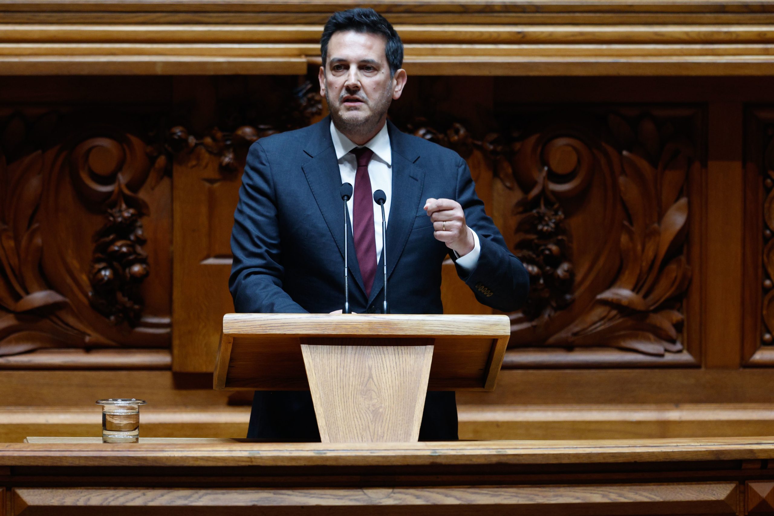 Governo anda a “planar” sobre a realidade. Privados e sector social são a solução de Rui Rocha para problemas da Saúde