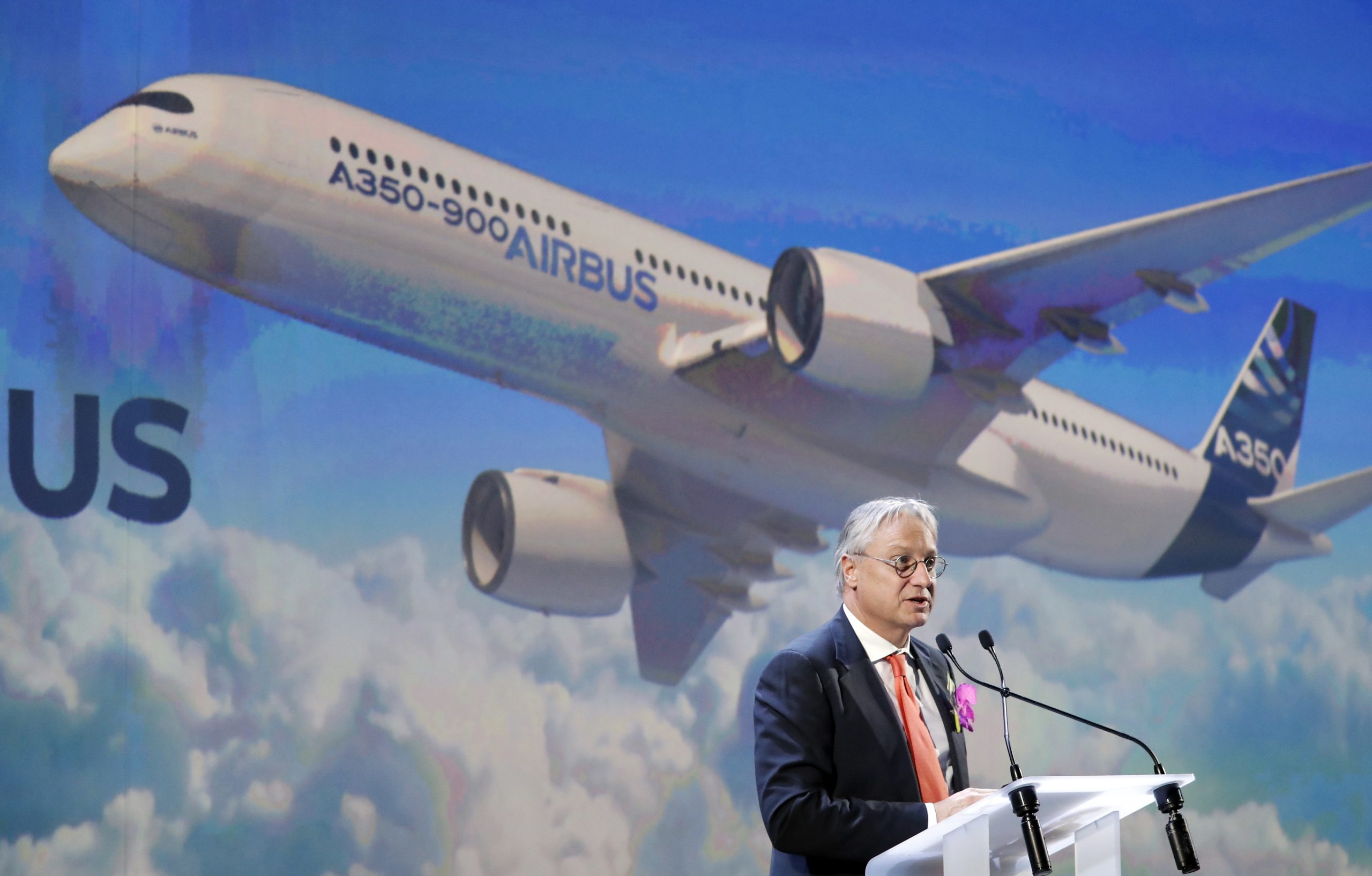 Airbus vende 50 aviões A350 à Emirates